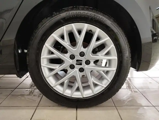 Seat Ibiza view 8
