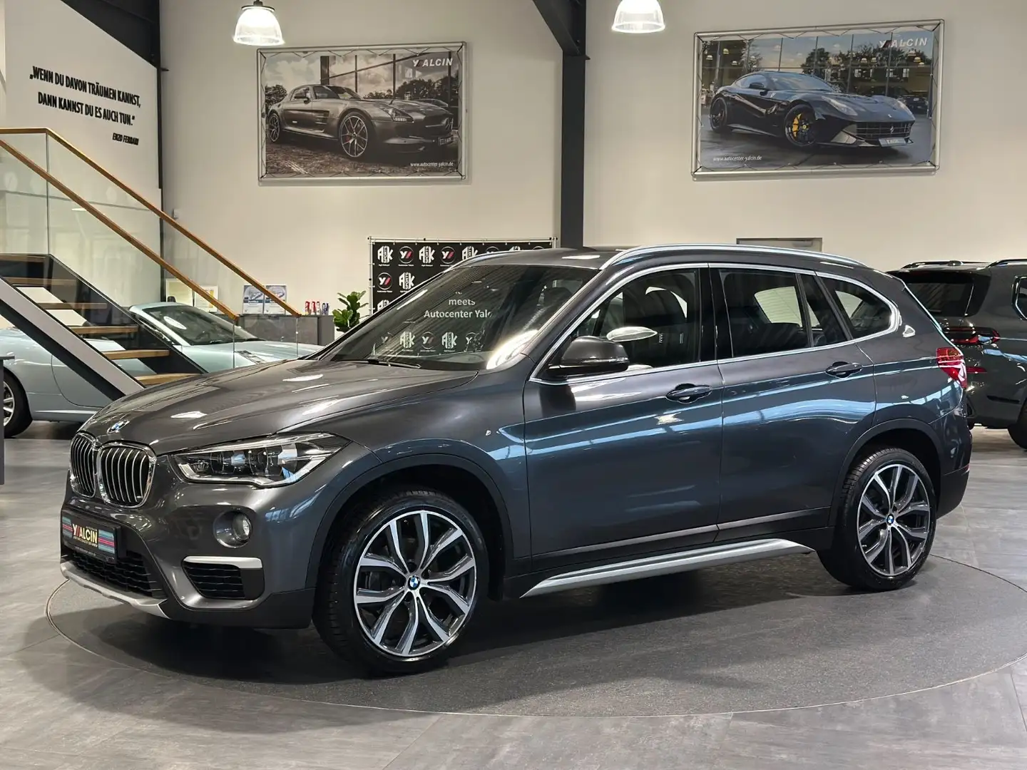 BMW X1 sDrive18d xLine 1.HAND/AHK/NAV/ACC/R-CAM/19LM Grau - 1