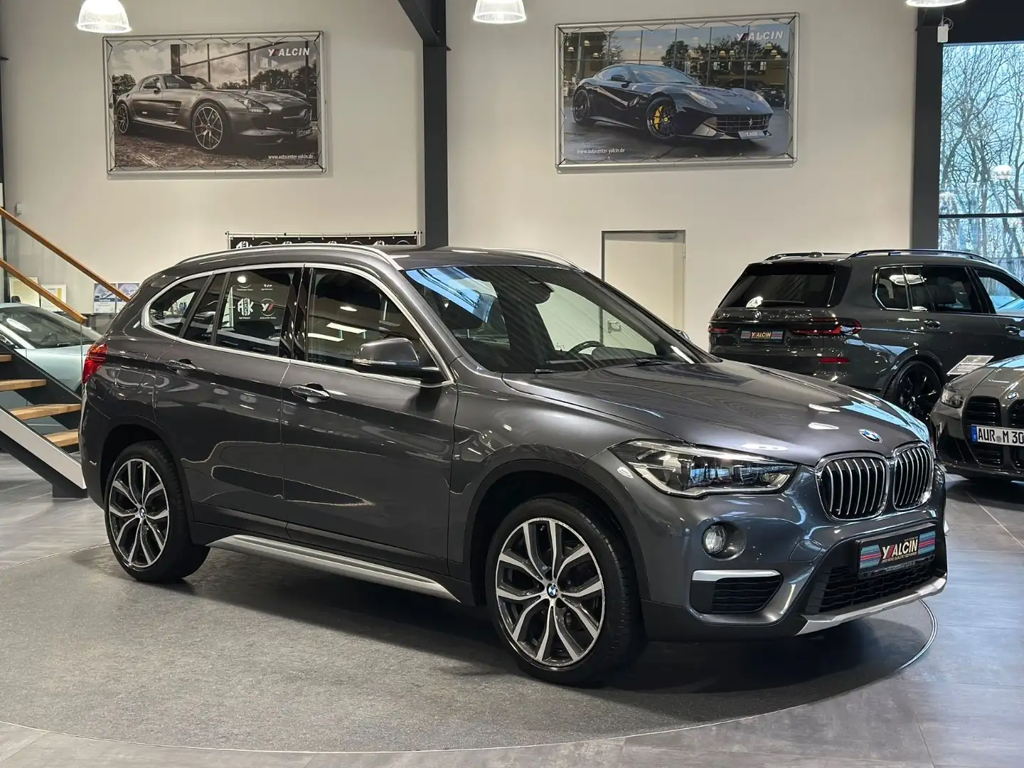 BMW X1 sDrive18d xLine 1.HAND/AHK/NAV/ACC/R-CAM/19LM Grau - 2