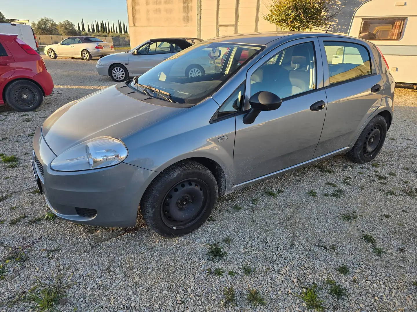 Fiat Punto Punto 5p 1.3 mjt 16v Easy 75cv Gris - 2