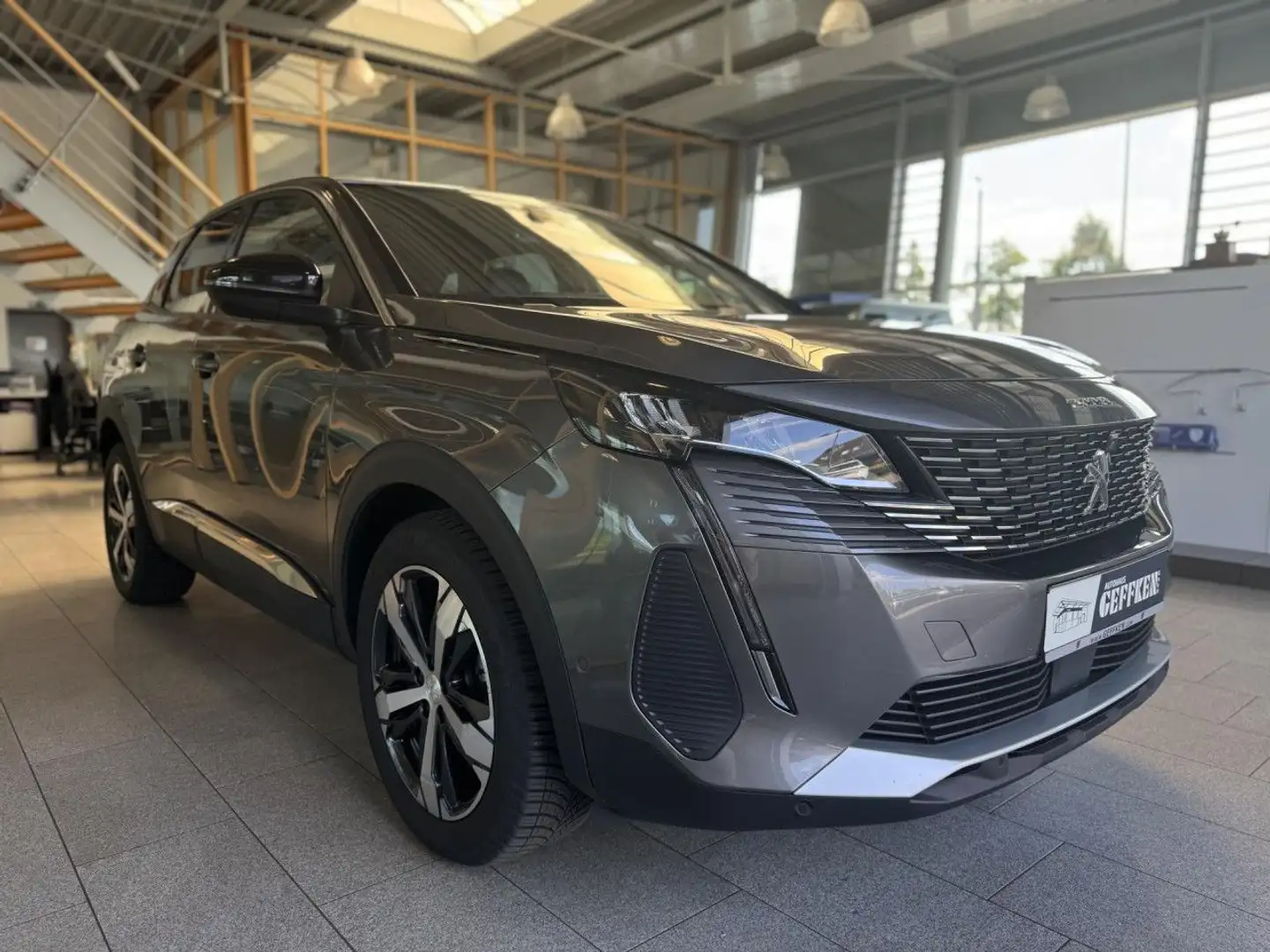 Peugeot 3008 PureTech 130 Allure Pack, Kamera, LED! Navi Grijs - 2