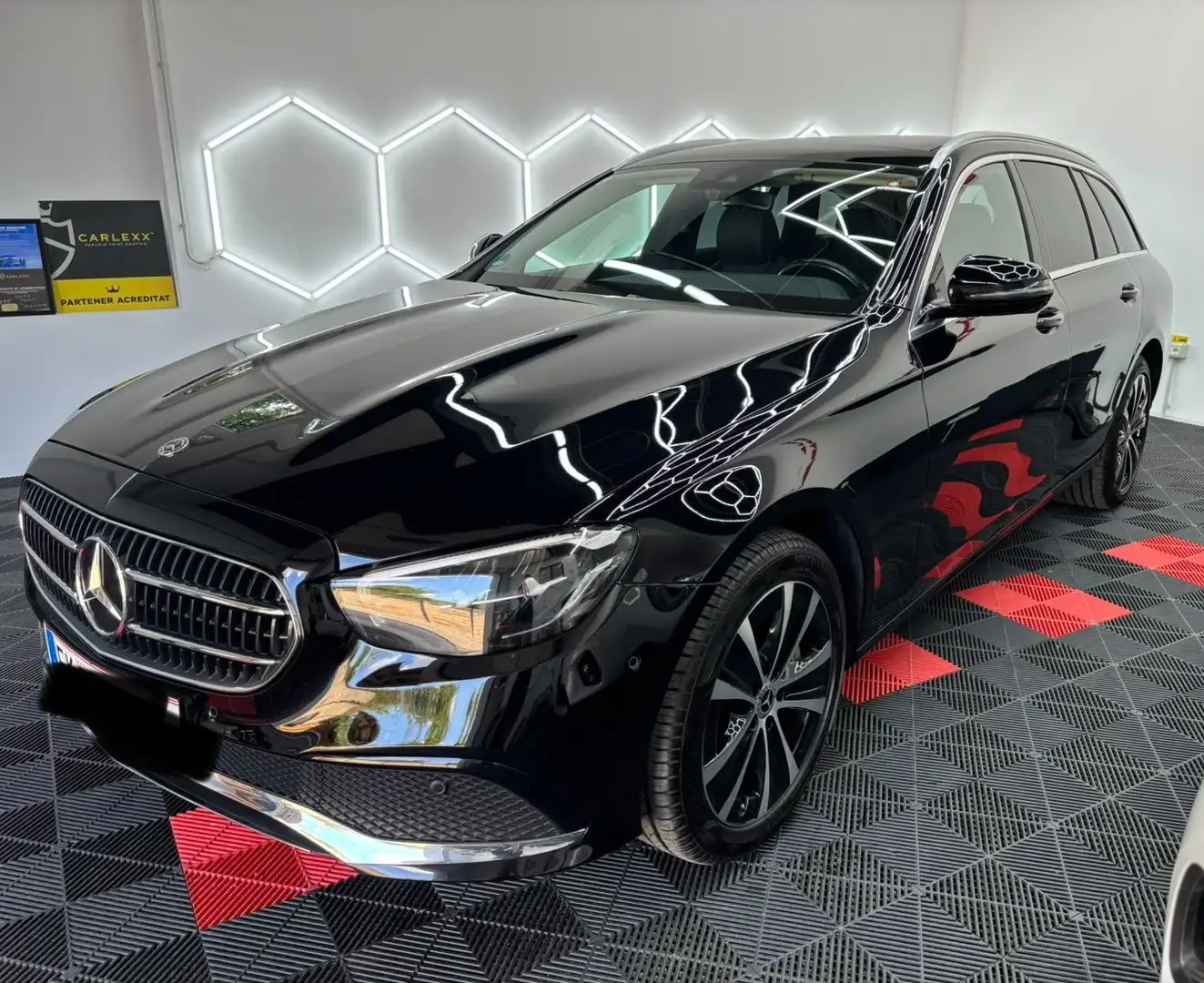 Mercedes-Benz E 300 de PHEV T  4 Matic  AUT Schwarz - 1