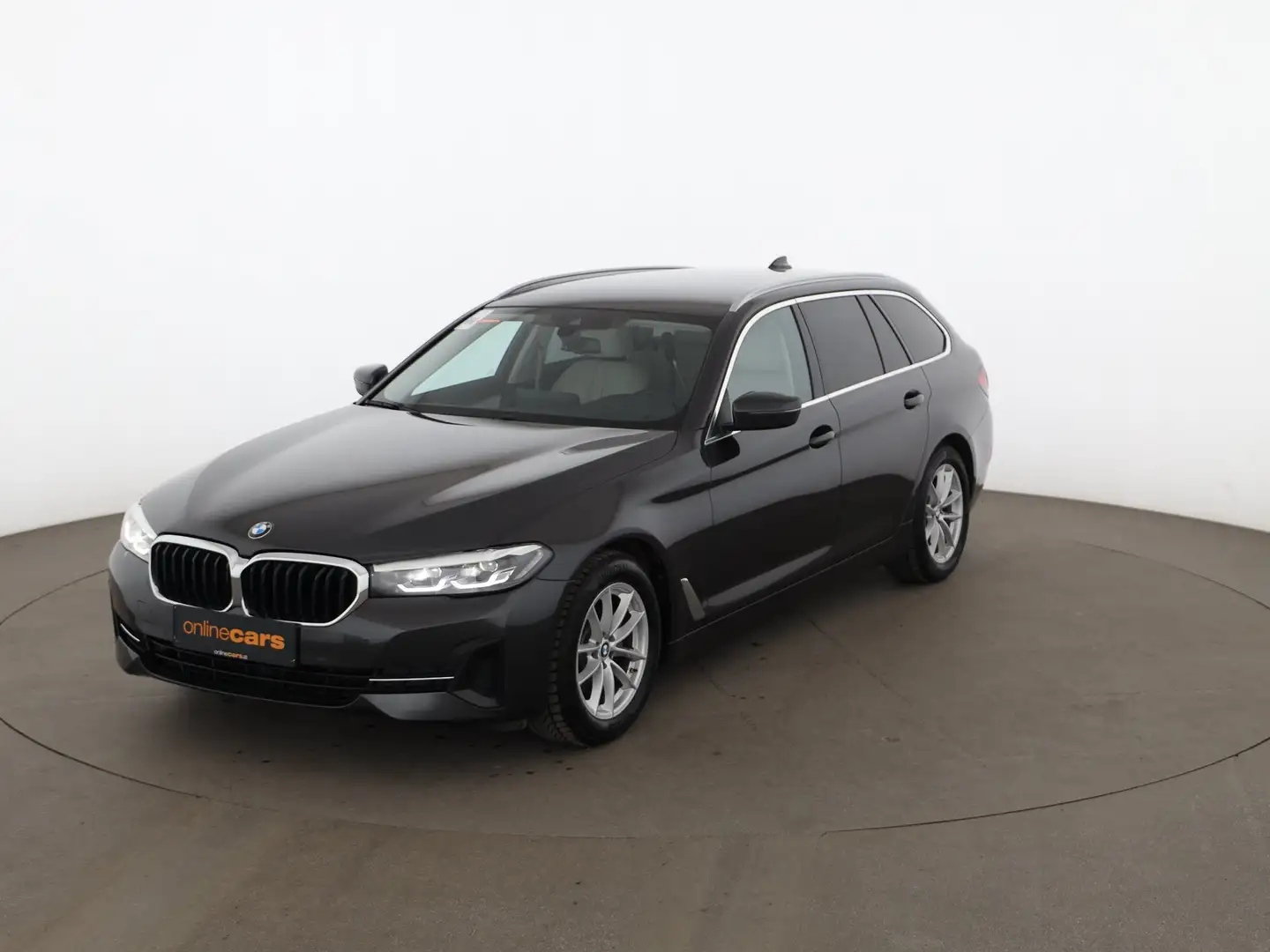 BMW 520 d Touring Aut LED AHK NAVI LEDER SITZHZG TEMP Grau - 2
