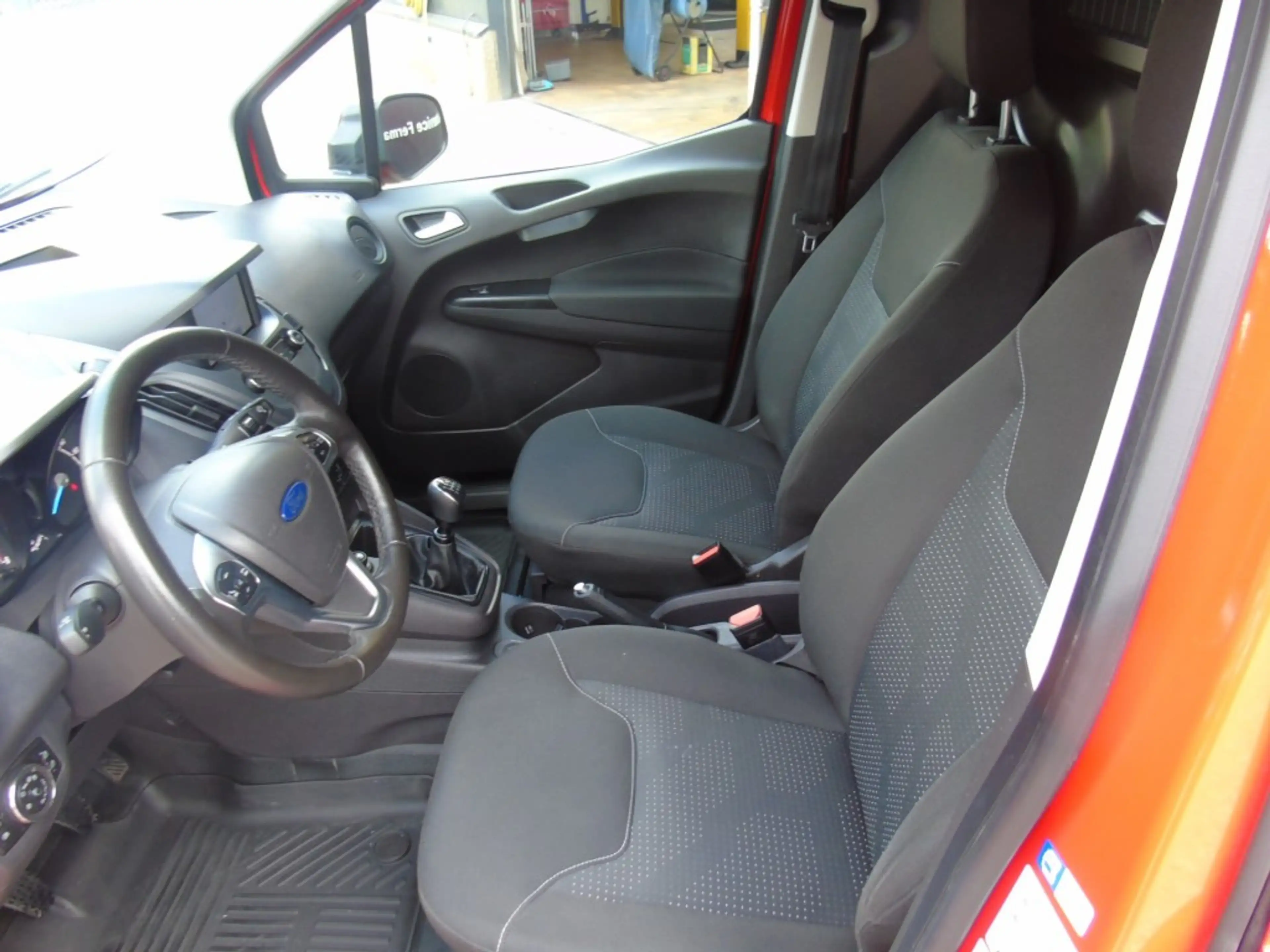 Ford Transit Courier 1.0 Trend Ecoboost 100 PK - 2022 - Navi - 2x schui — photo 15