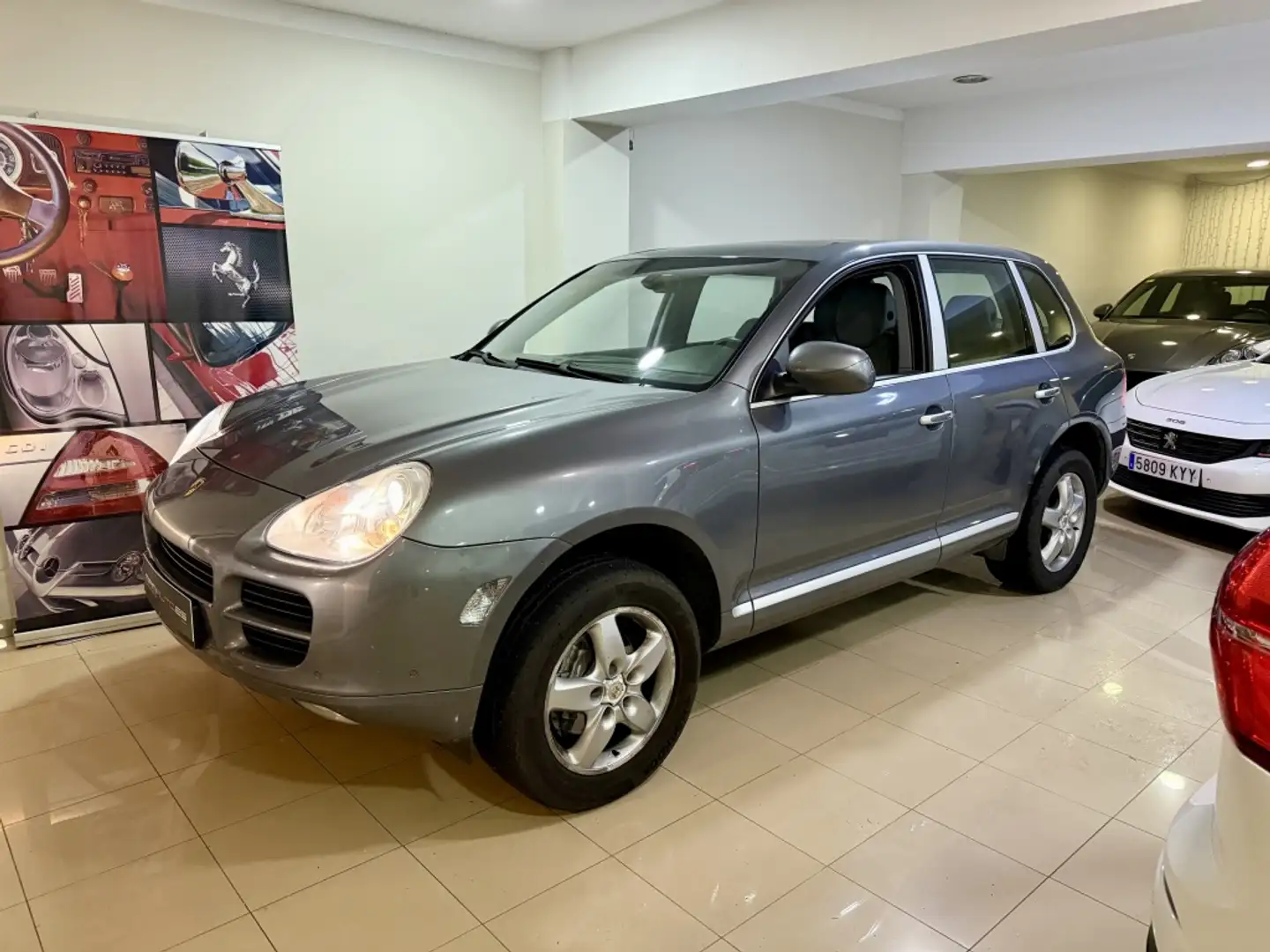 Porsche Cayenne Todoterreno Automático de 5 Puertas Gris - 1