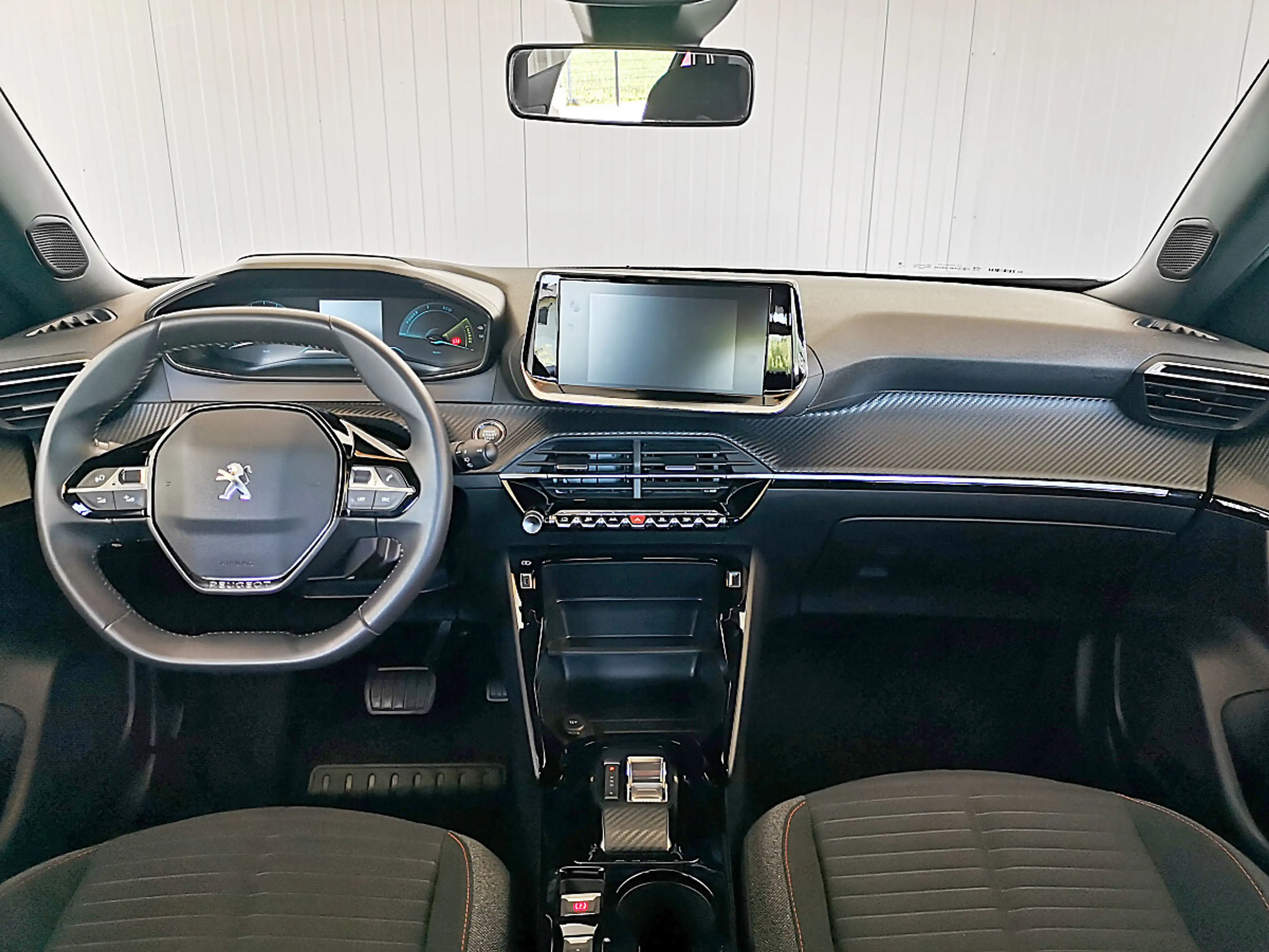 Peugeot e-2008 50kWh Active Pack — photo 13