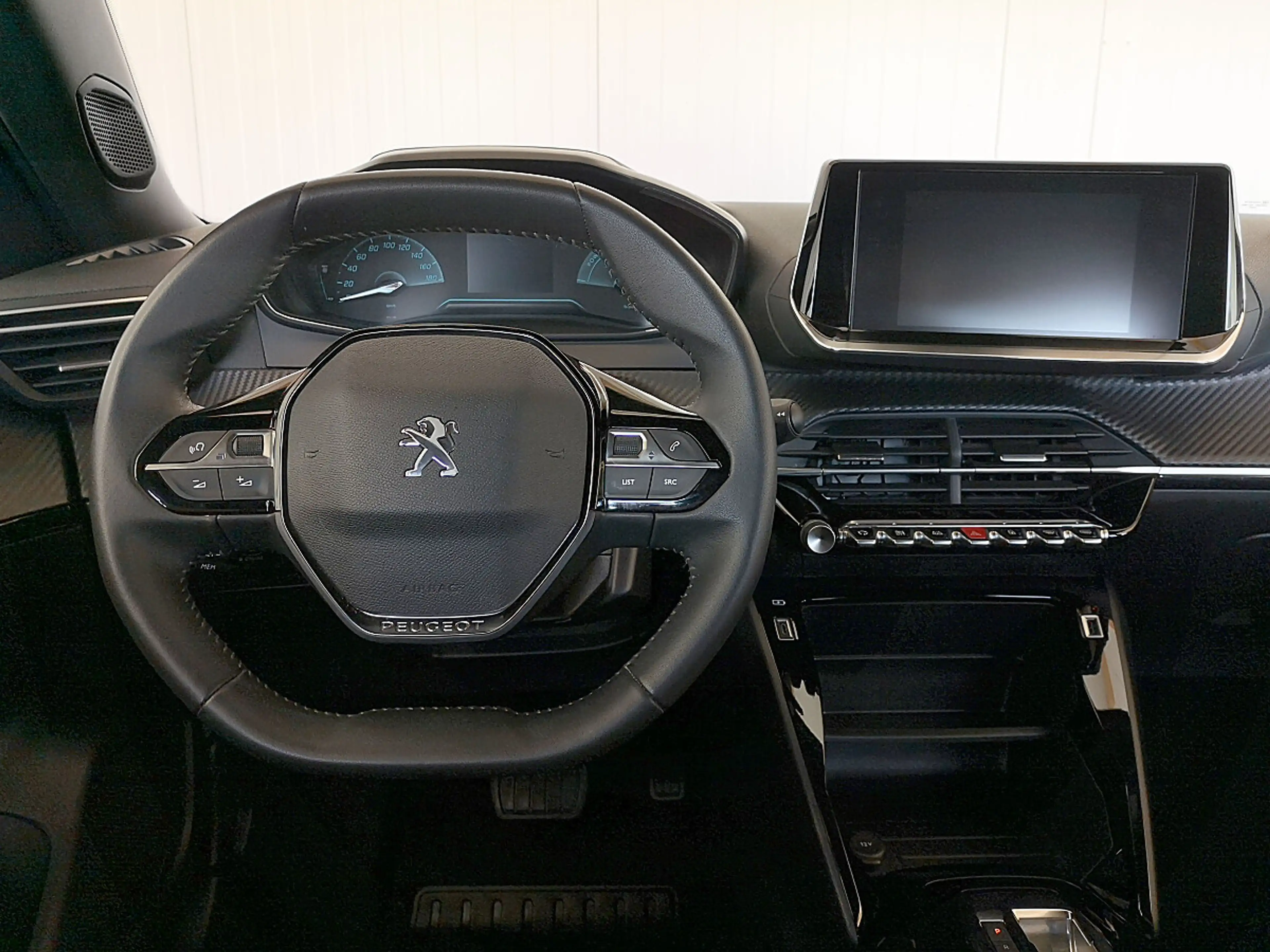 Peugeot e-2008 50kWh Active Pack — photo 14