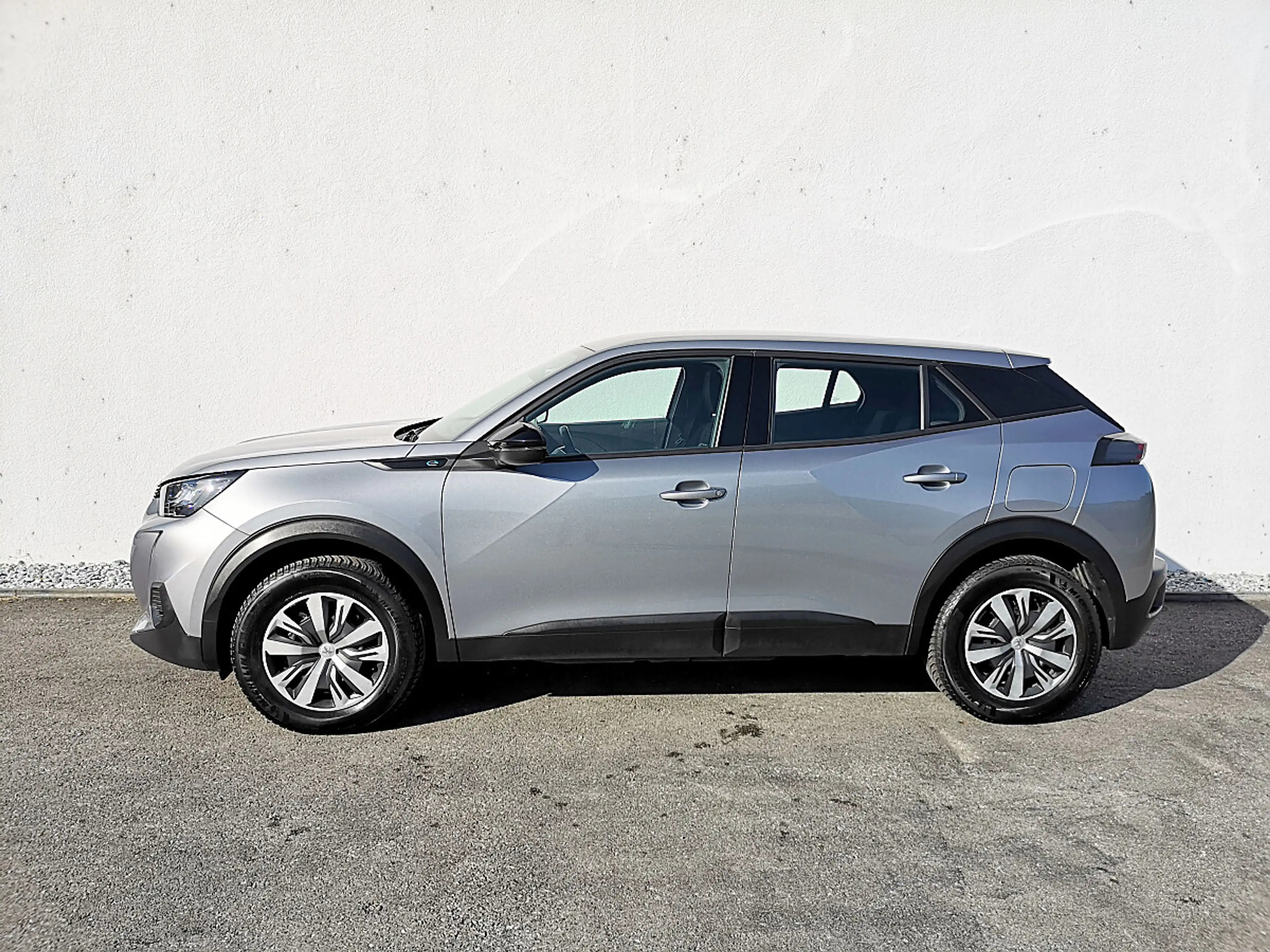 Peugeot e-2008 50kWh Active Pack — photo 7