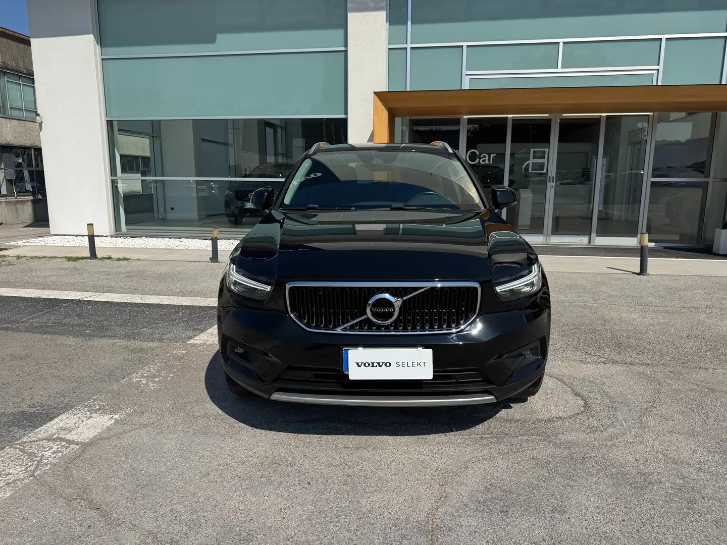Volvo XC40 XC40 1.5 t3 Momentum Pro 163cv auto my21 Nero - 2