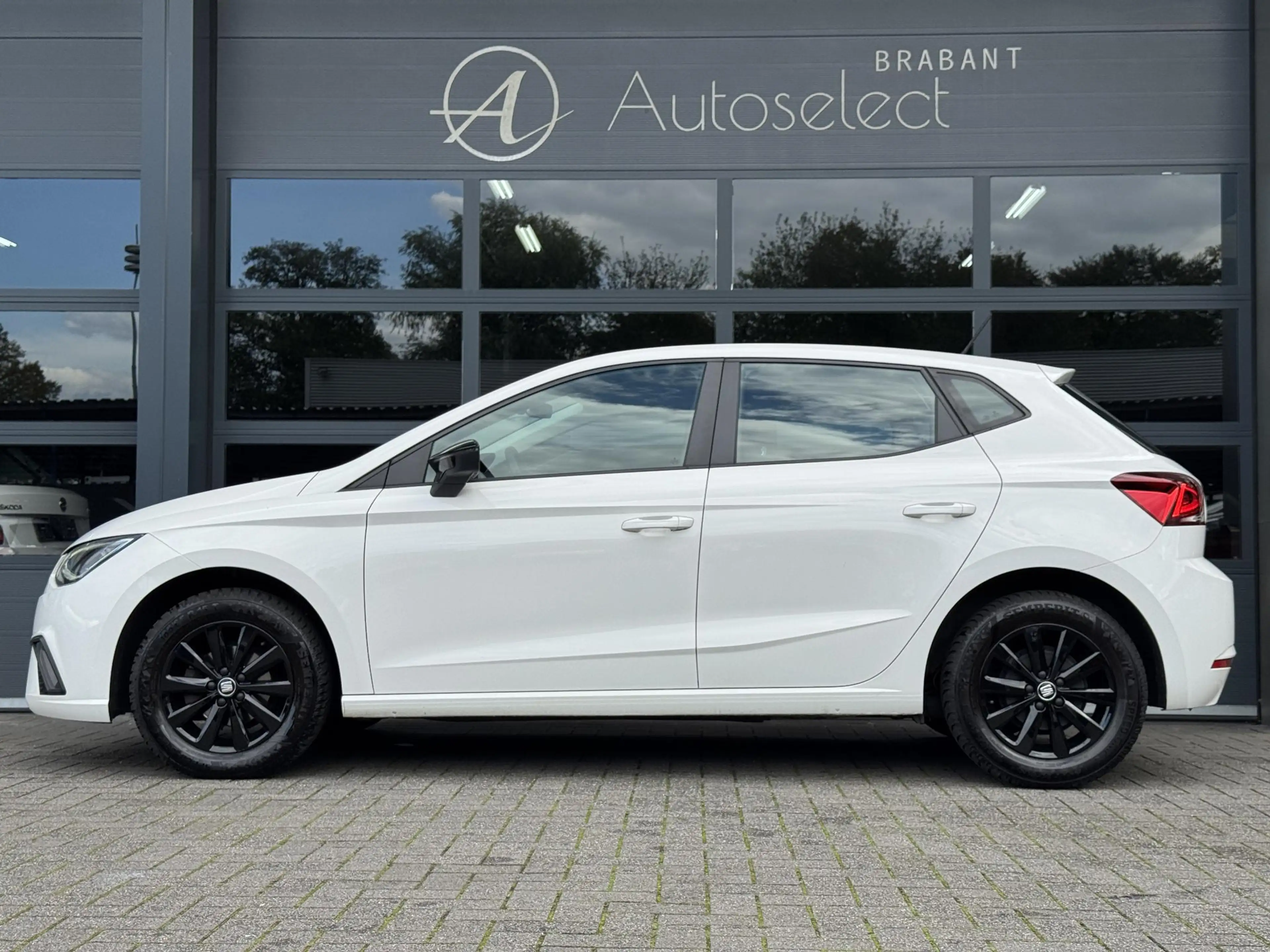 SEAT Ibiza 1.0 TSI Style LED | Cruise | PDC — photo 9