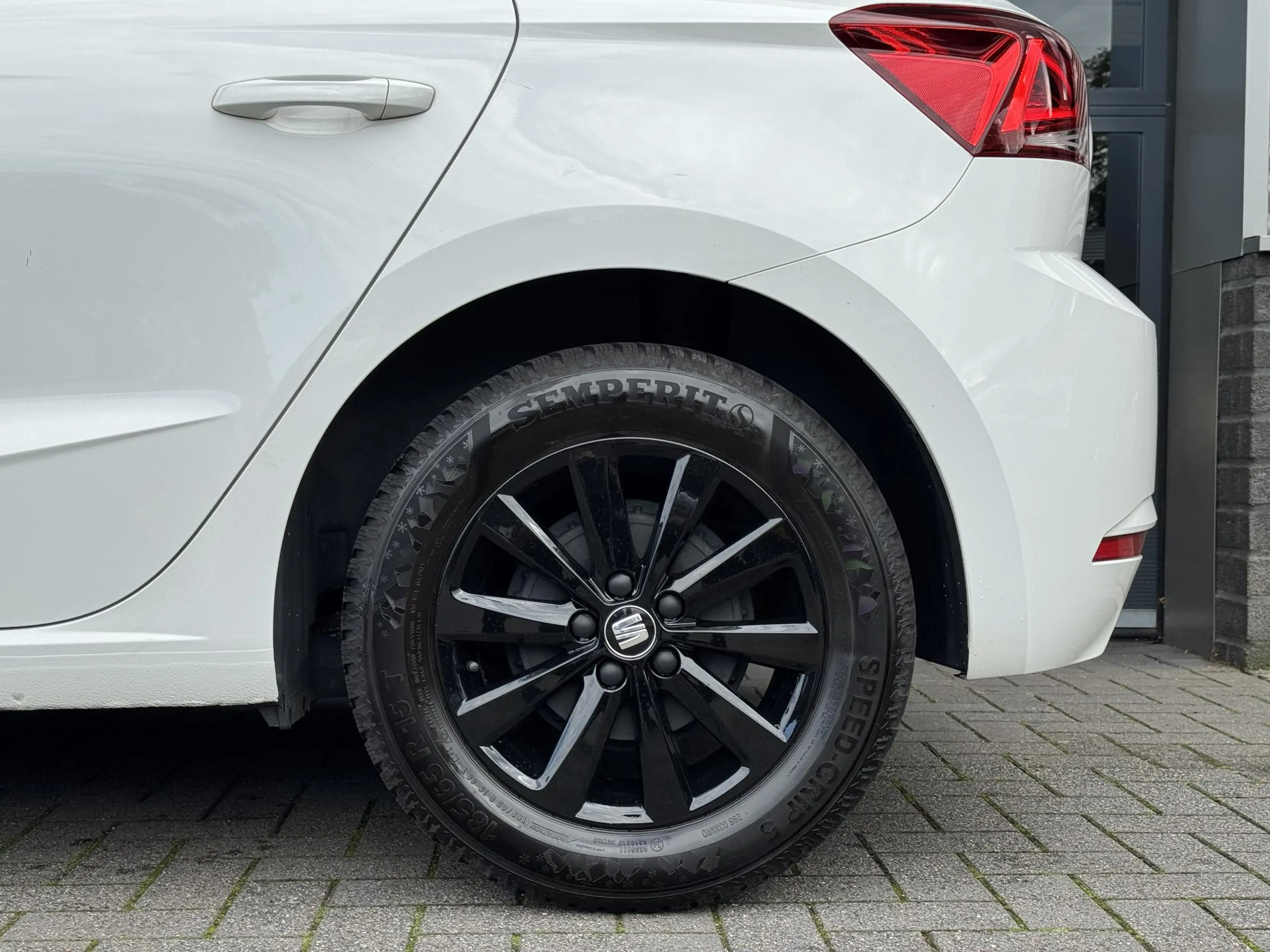 SEAT Ibiza 1.0 TSI Style LED | Cruise | PDC — photo 10