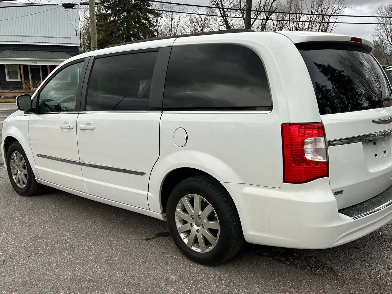 Chrysler Town & Country снимка Chrysler Town & Country