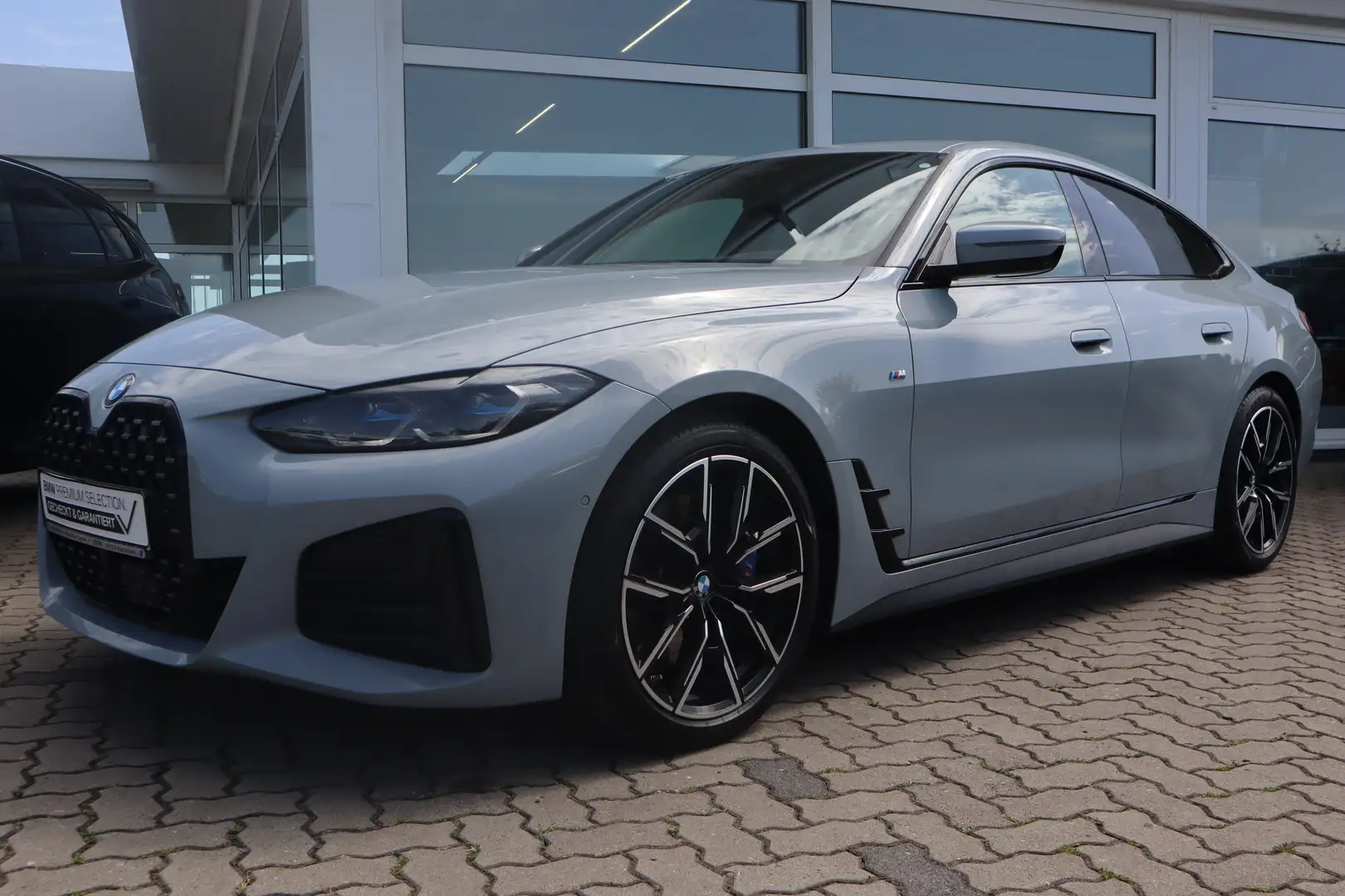 BMW 430 i Gran Coupé M Sport Head-Up HK HiFi DAB Shz Grau - 1