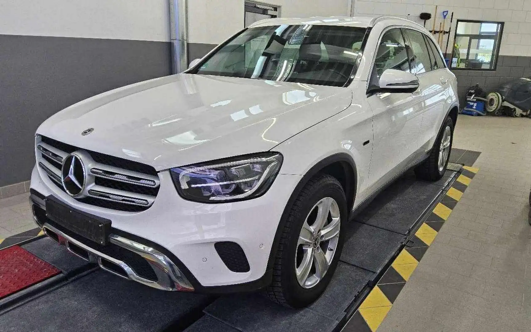 Mercedes-Benz GLC 300 de 4Matic 1. Hand AHK ACC LED Blanco - 1