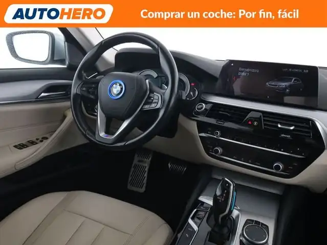 BMW 5 Series view 14