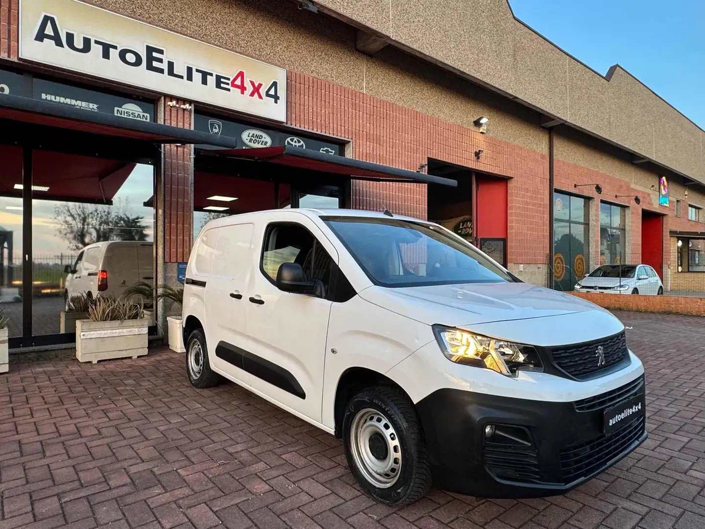 Peugeot Partner BlueHDi SOLO 29000 KM 3 POSTI NETTO IVA Bianco - 1