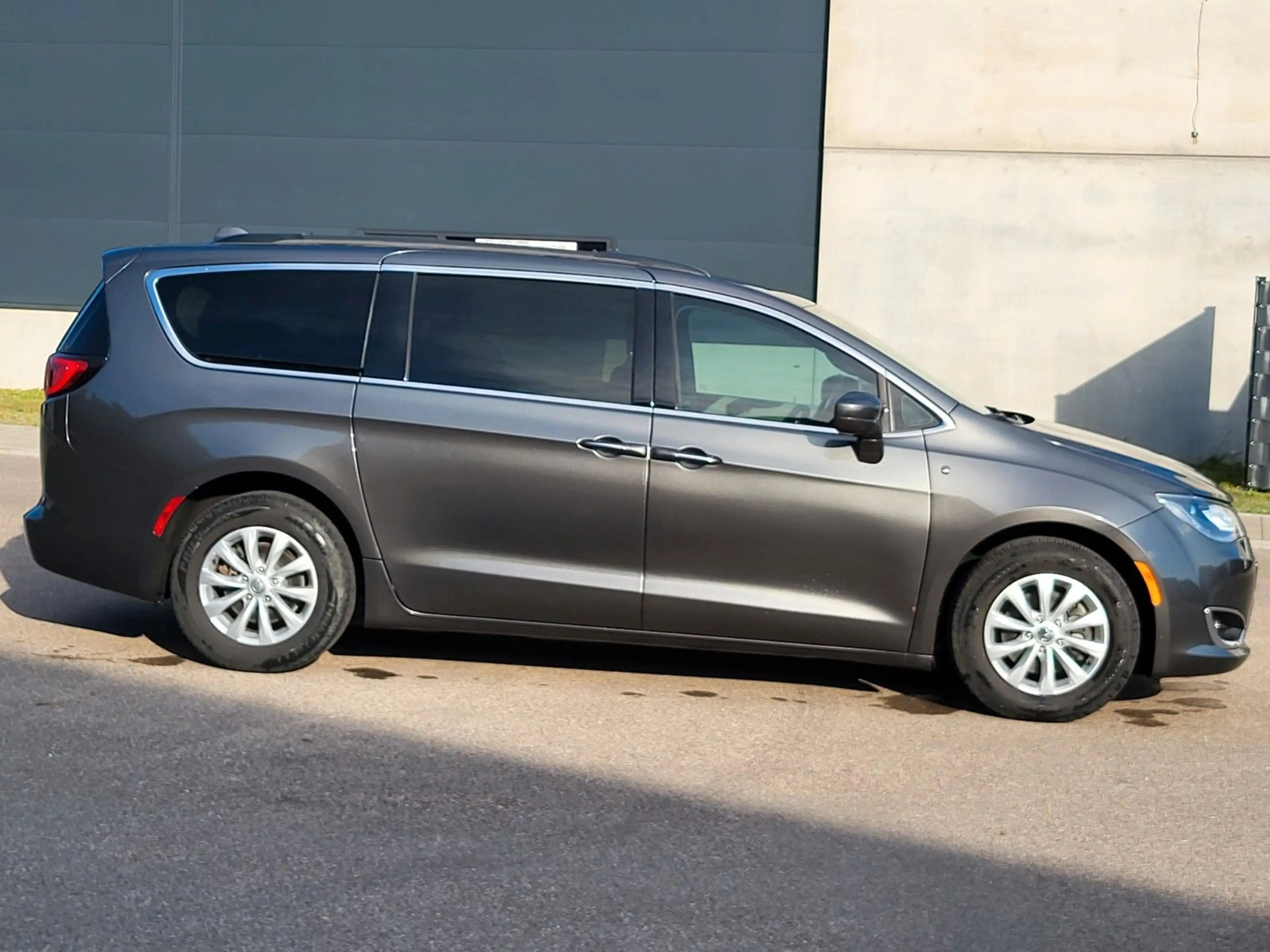 Chrysler Pacifica 3.6 V6/7-Sitze/NAVI/el.Türe/LEDER — photo 6