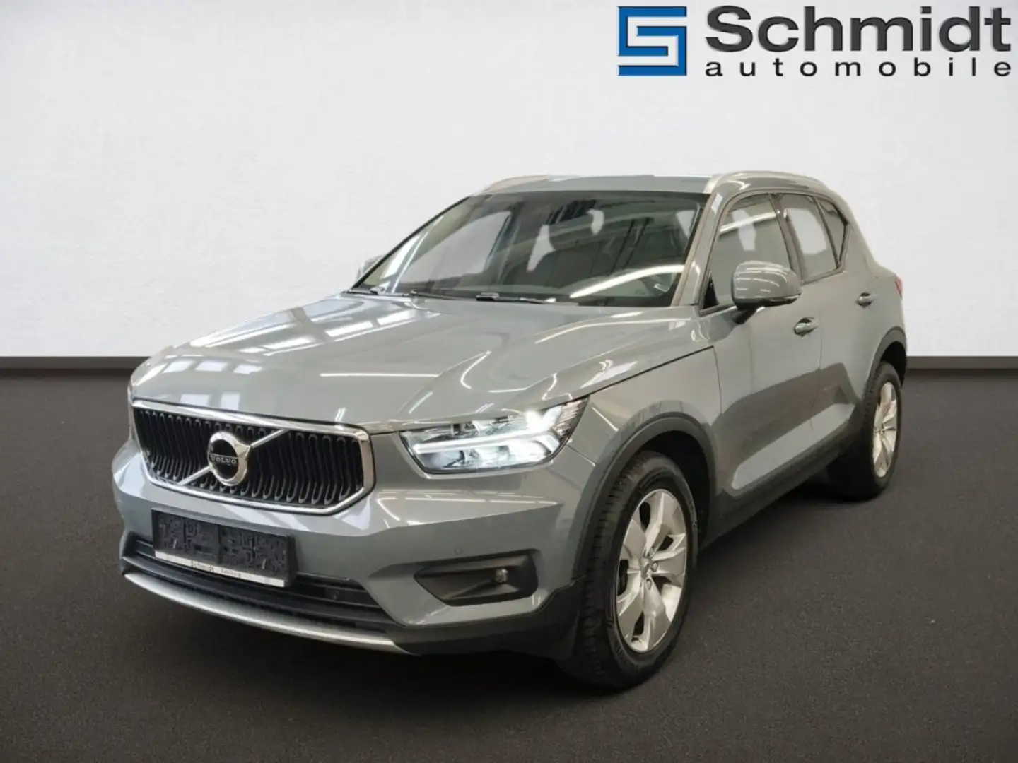 Volvo XC40 D3 Aut.Momentum Pro Gris - 1