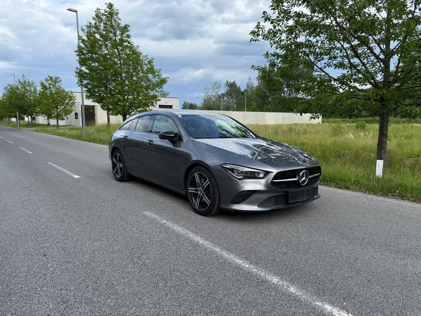 Mercedes-Benz CLA 220 CLA 220 d Shooting Brake Aut. Grau - 2