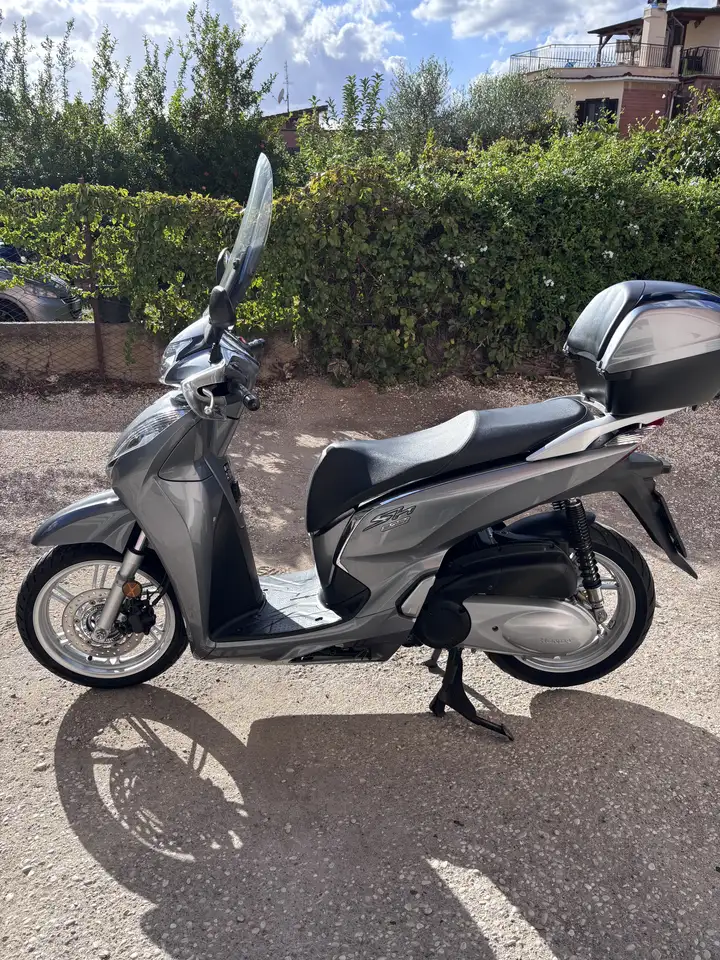 Honda SH 300