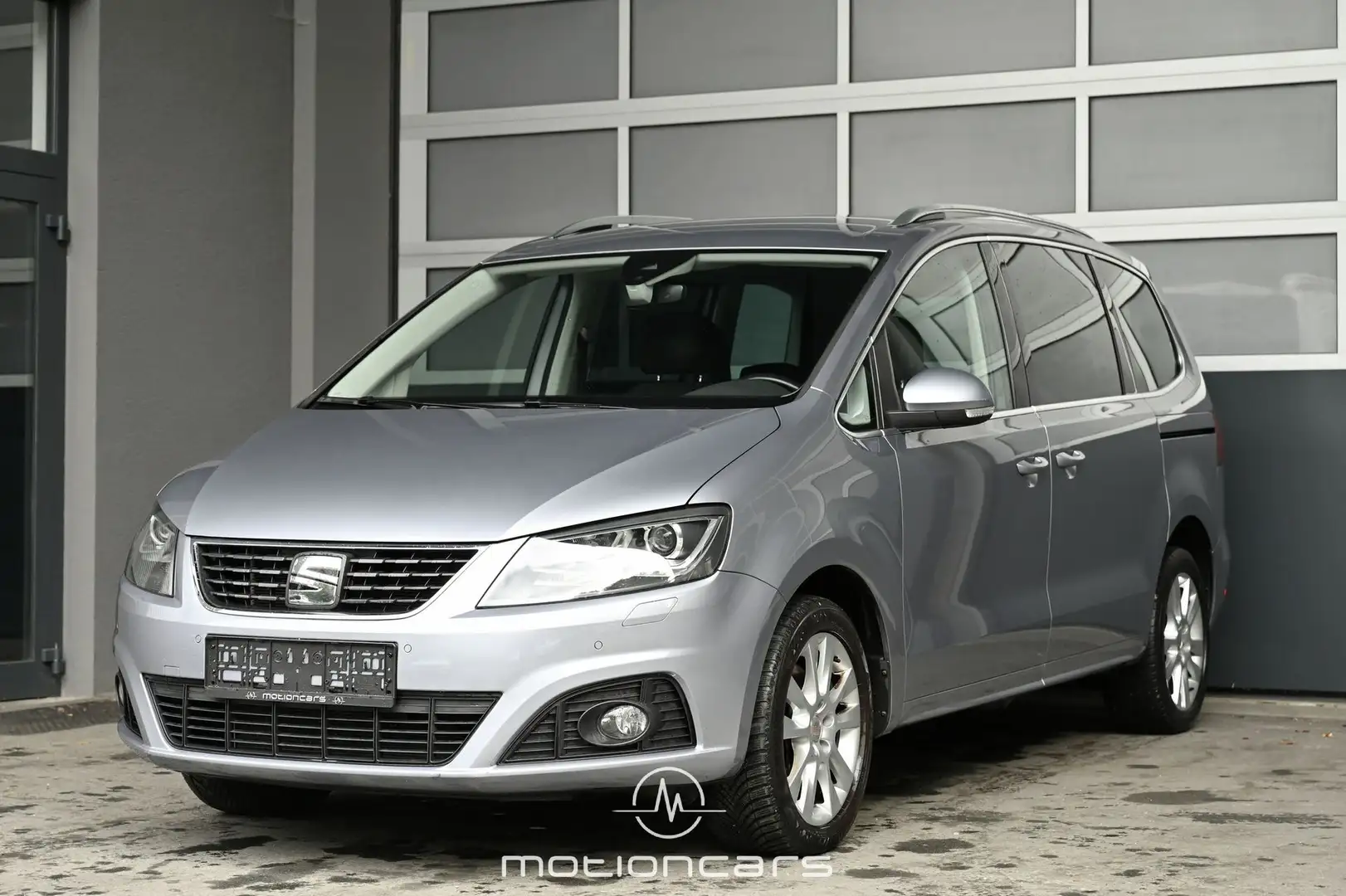 SEAT Alhambra 1.4 TSI Executive DSG Silber - 1