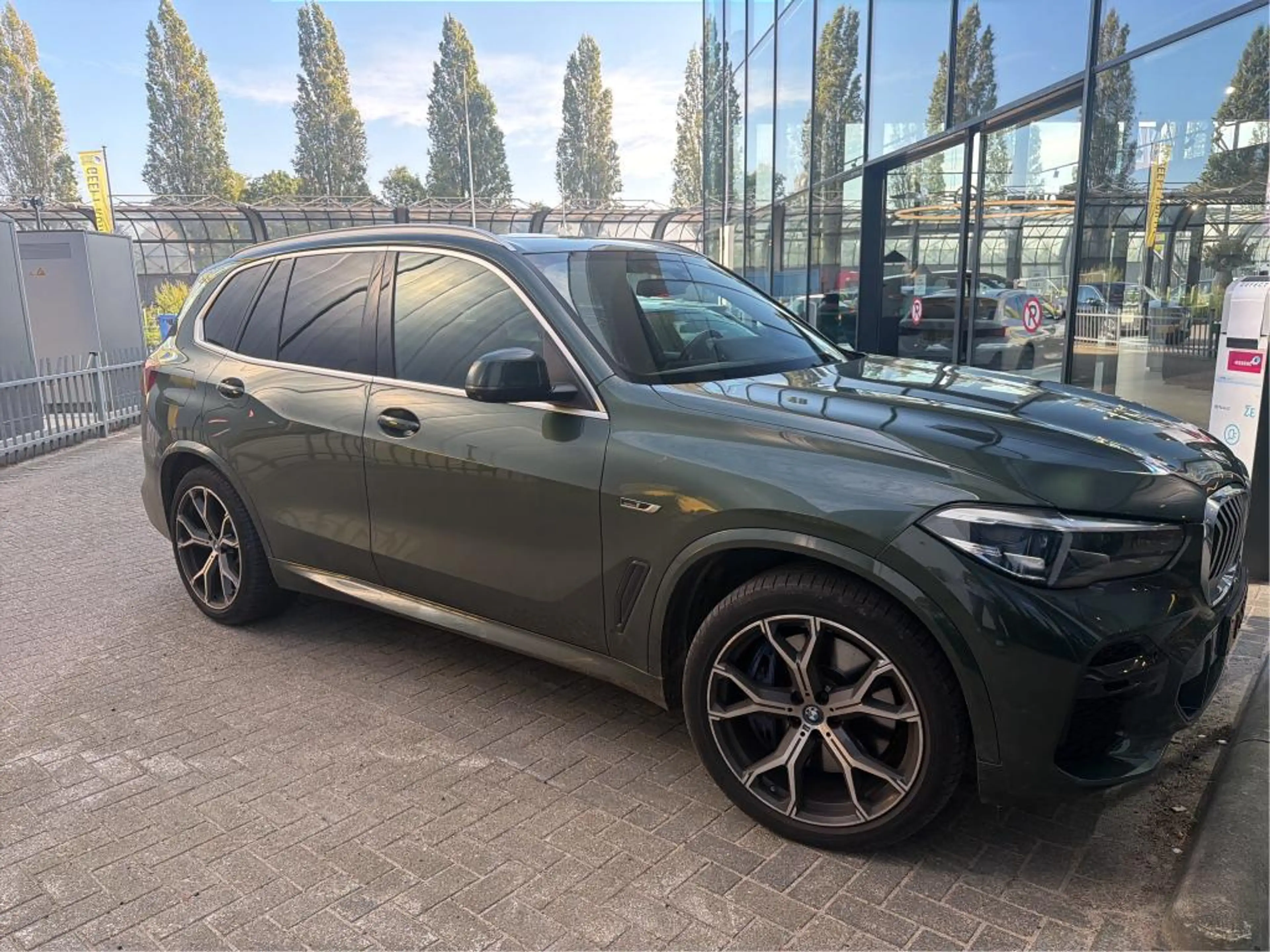 BMW X5 xDrive45e Individual | Malachite Green | 21" | Mas — photo 5