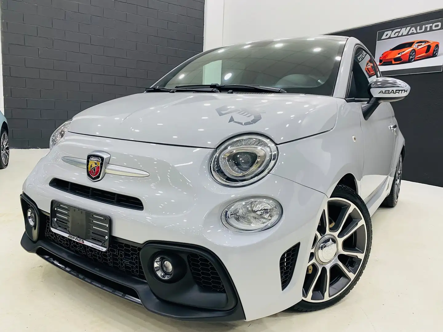Abarth 595 Turismo 595 1.4 t-jet Turismo 165cv KM 9000 Grijs - 1