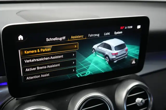 Mercedes-Benz GLC view 12