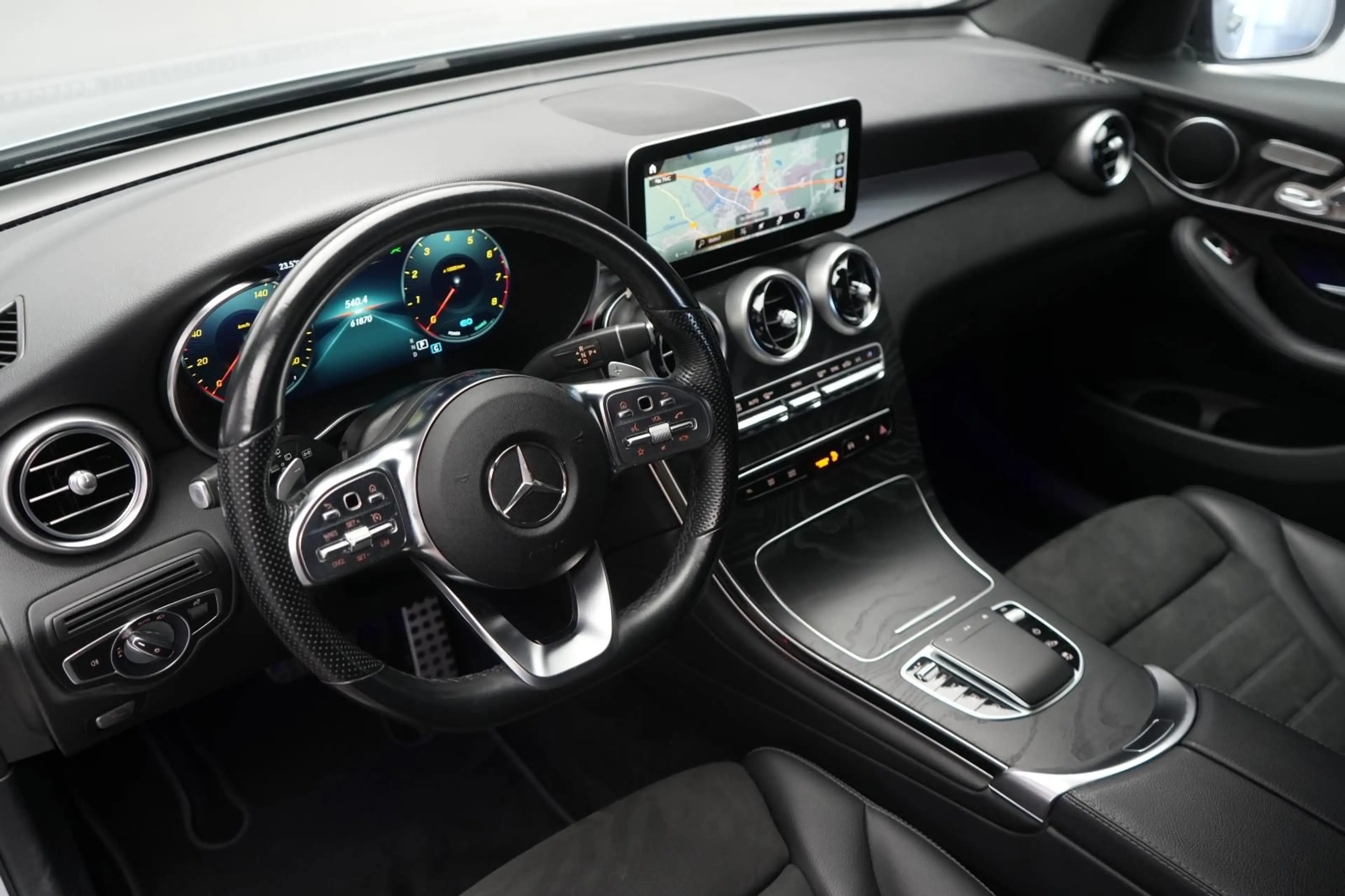 Mercedes-Benz GLC 200 4Matic 9G-Tronic AMG Temp/Kamera/Virtual — photo 10