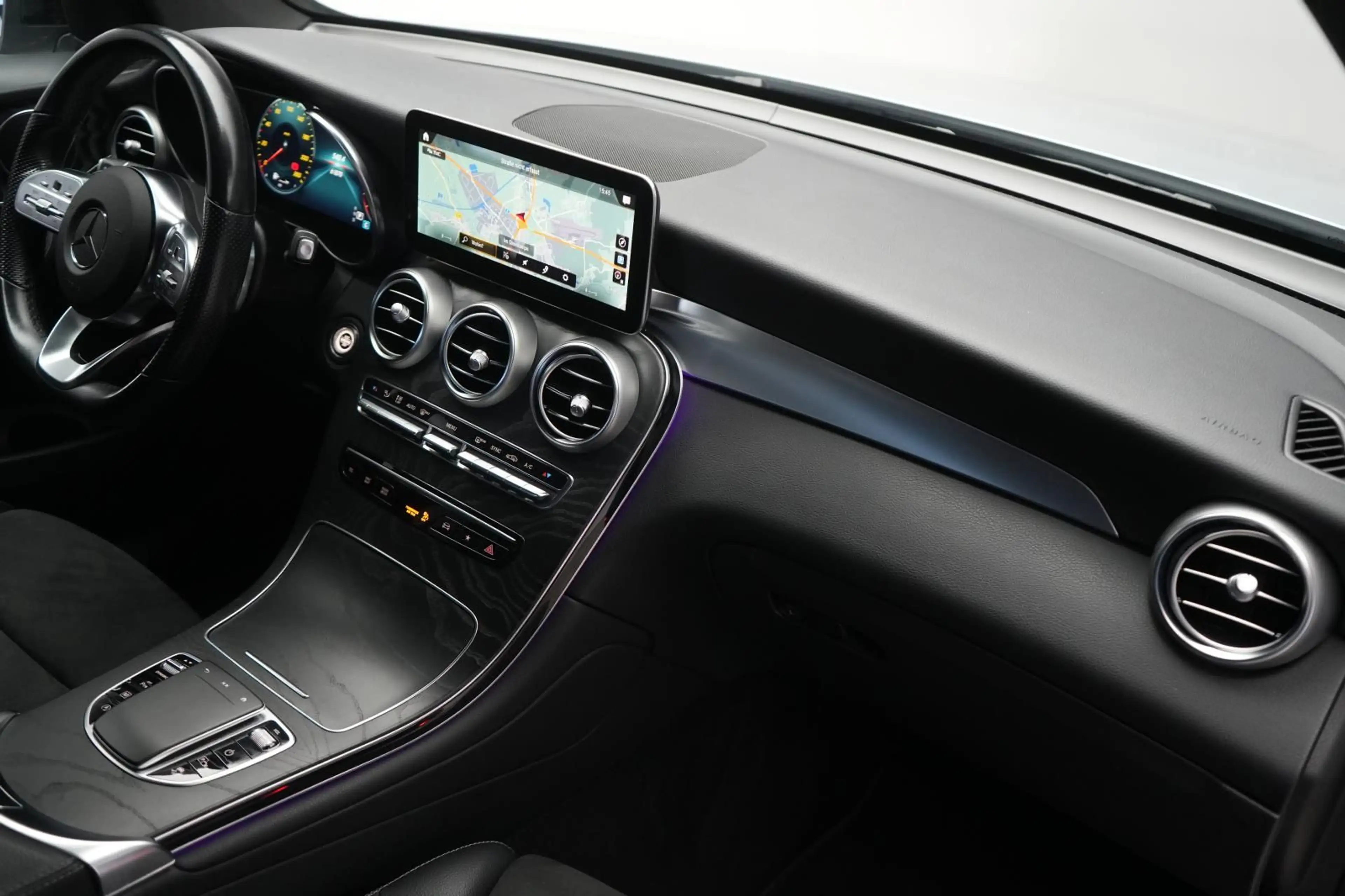 Mercedes-Benz GLC 200 4Matic 9G-Tronic AMG Temp/Kamera/Virtual — photo 7