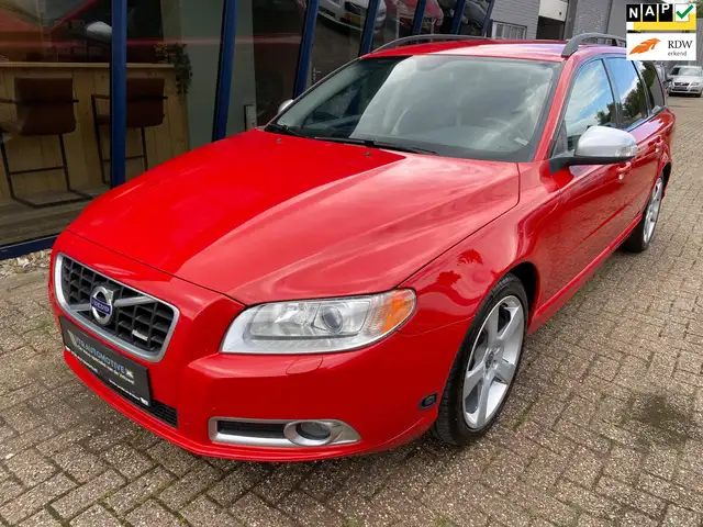 Volvo V70 2.5FT R-Design 230PK LEER / XENON / YOUNGTIMER