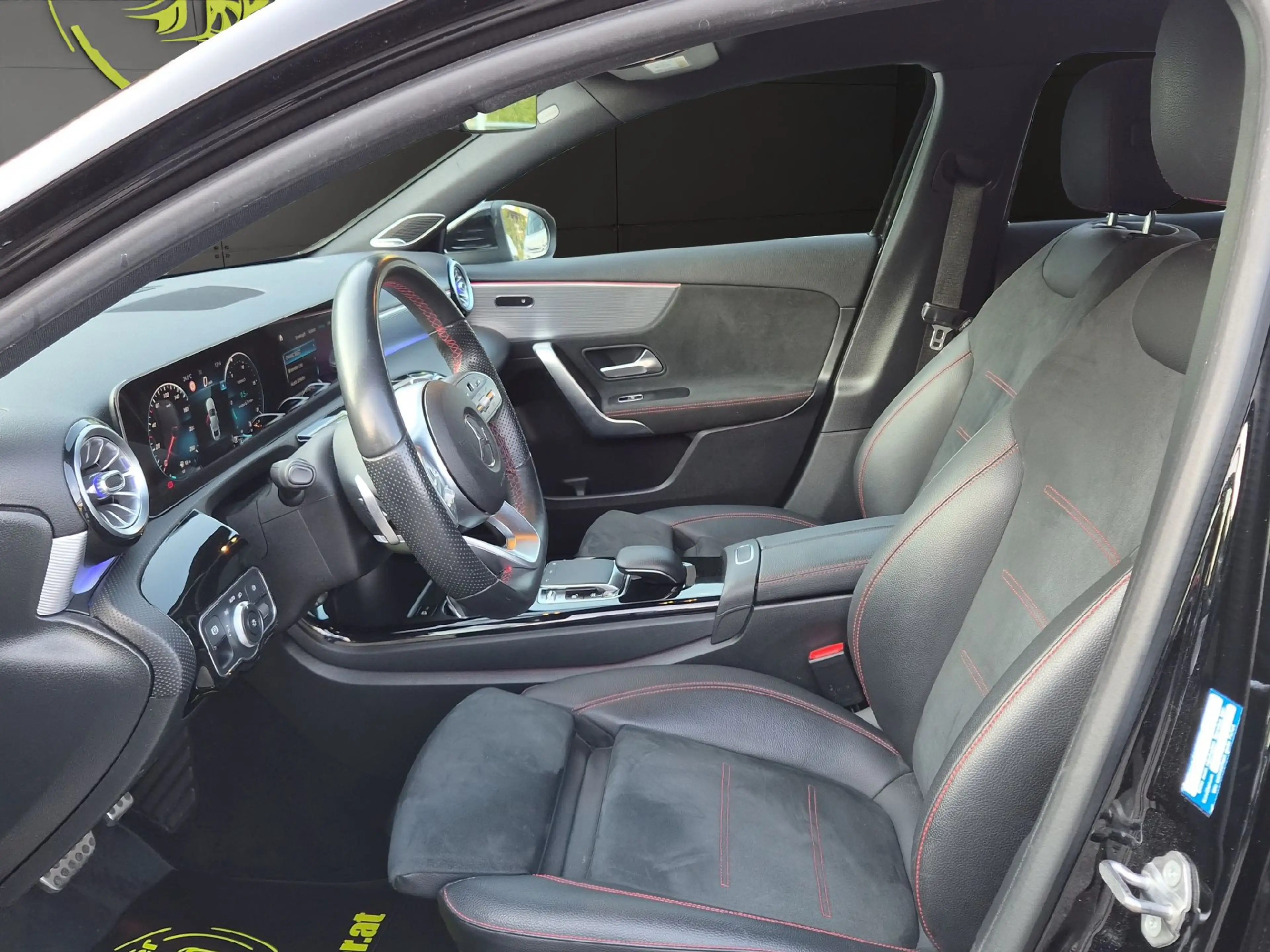 Mercedes-Benz A 180 A-Klasse A 180 d Lim. AMG Line — photo 10