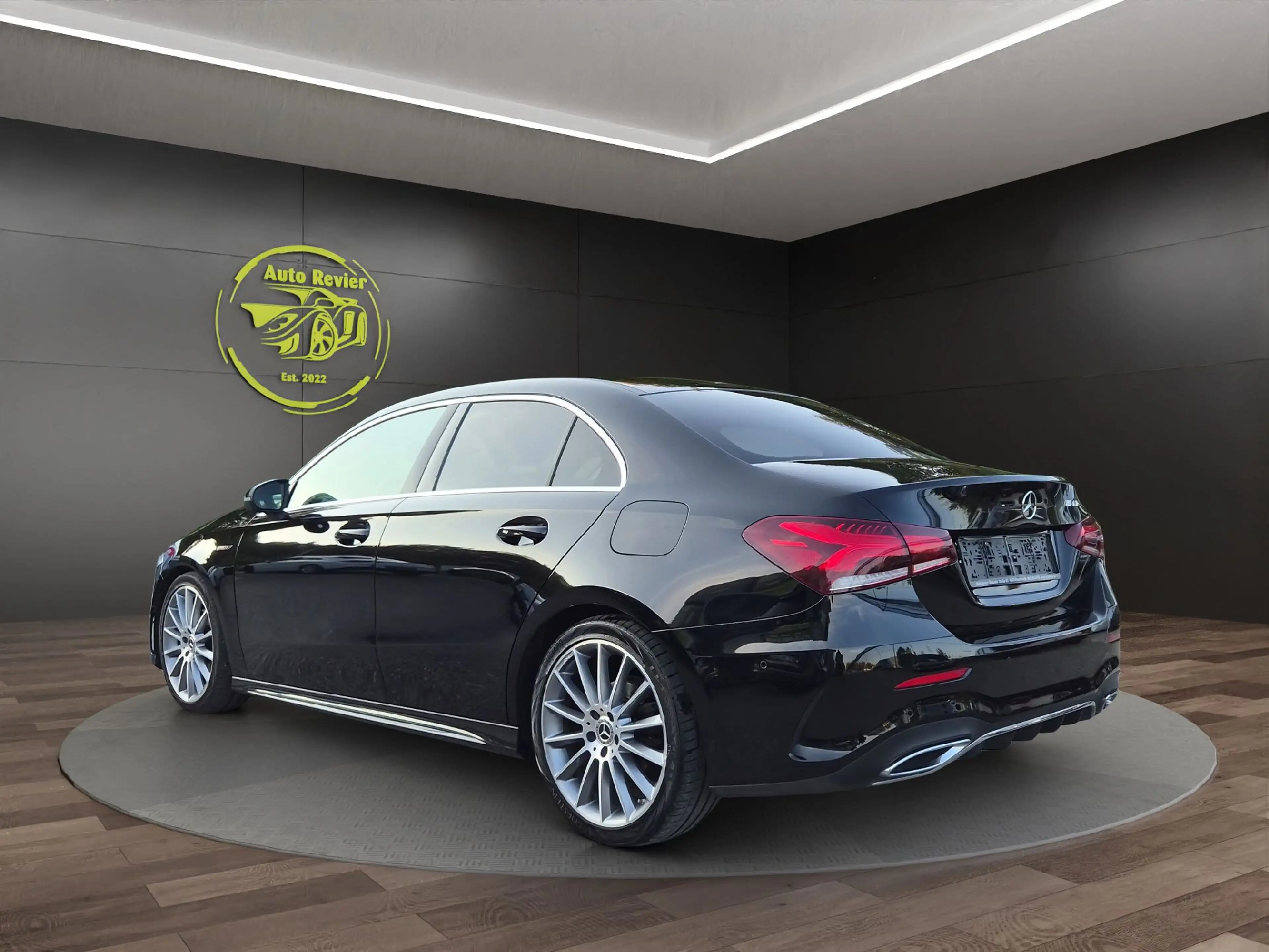 Mercedes-Benz A 180 A-Klasse A 180 d Lim. AMG Line — photo 3