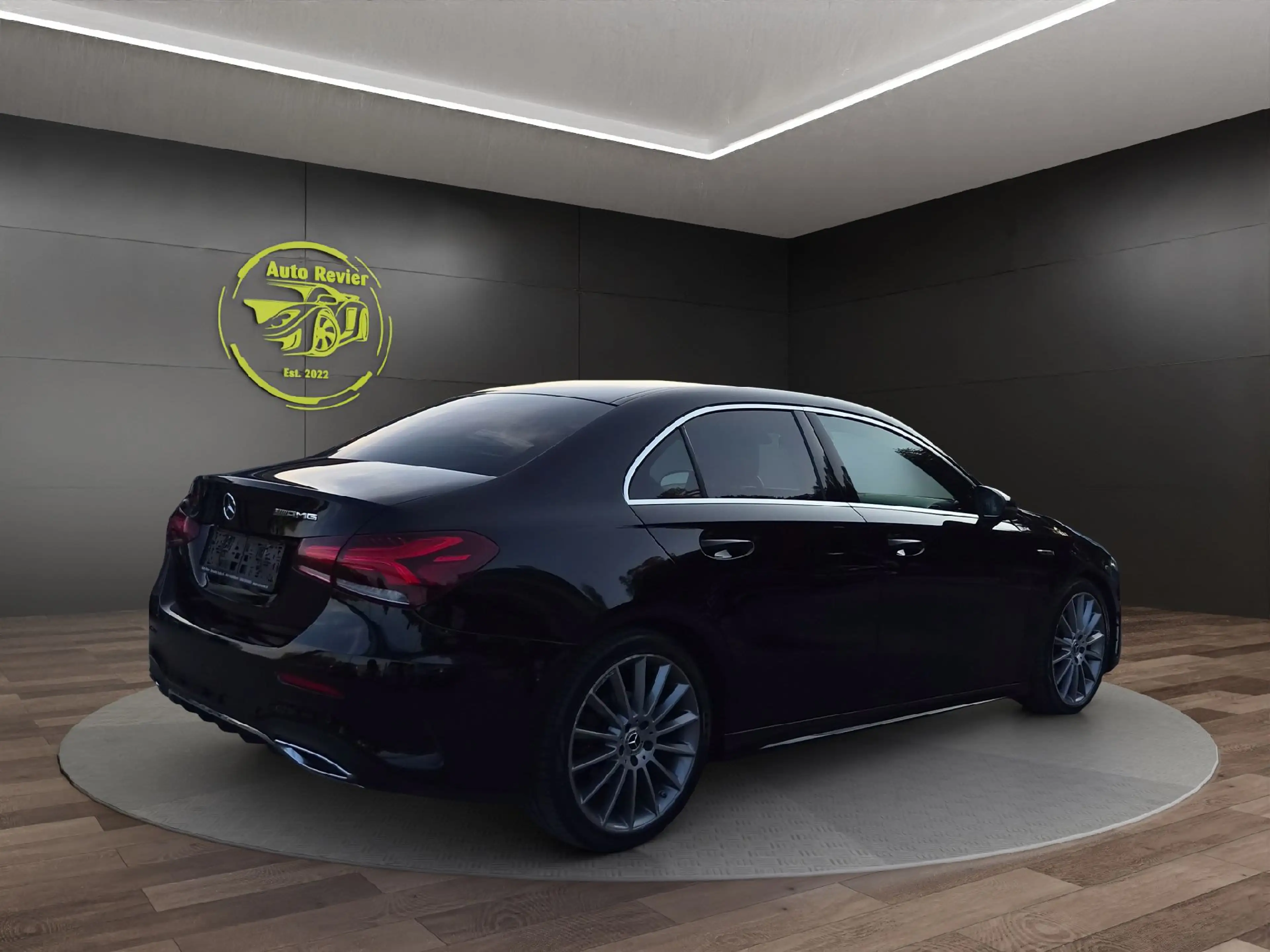 Mercedes-Benz A 180 A-Klasse A 180 d Lim. AMG Line — photo 5