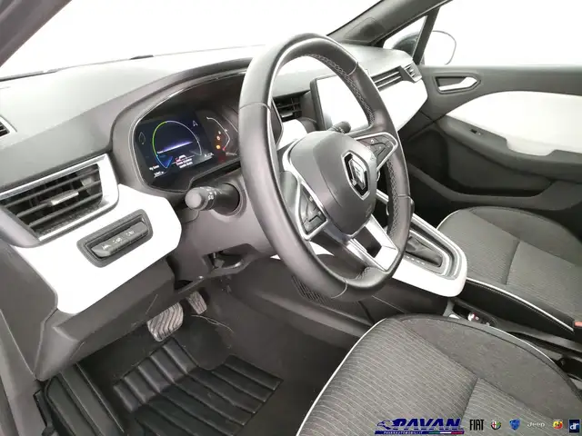 Renault Clio view 11