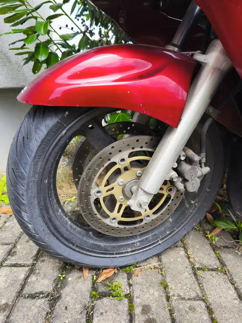 Suzuki GSX 750 F Rouge - 1