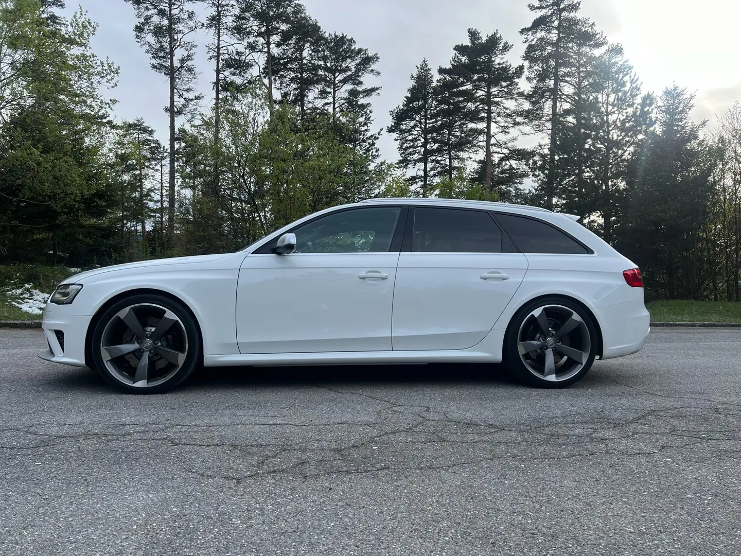 Audi RS4 Avant 4,2 FSI quattro S-tronic Weiß - 2