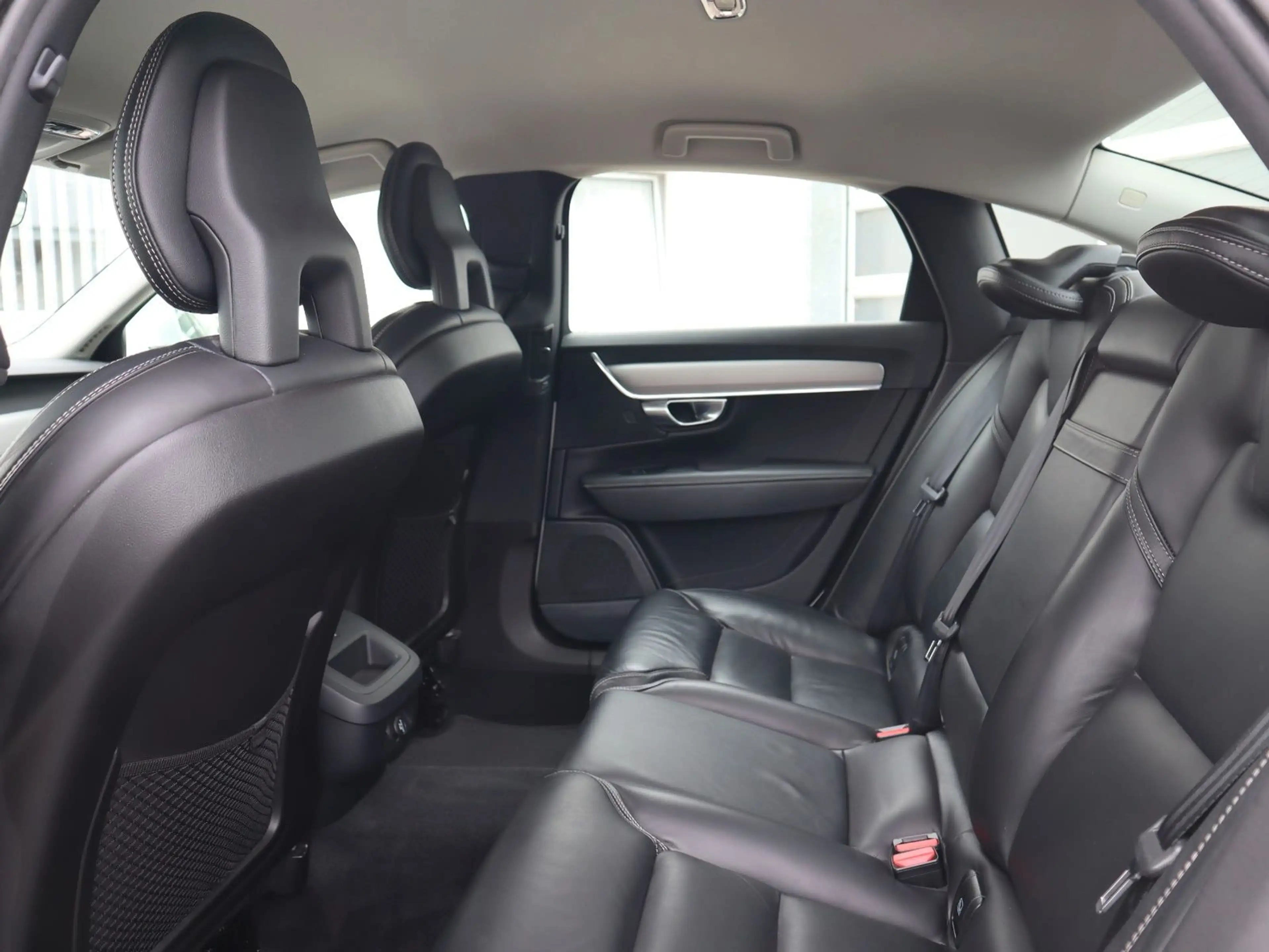 Volvo S90 D5 Inscription AWD LED*StdHzg*Akustik*AHK — photo 4