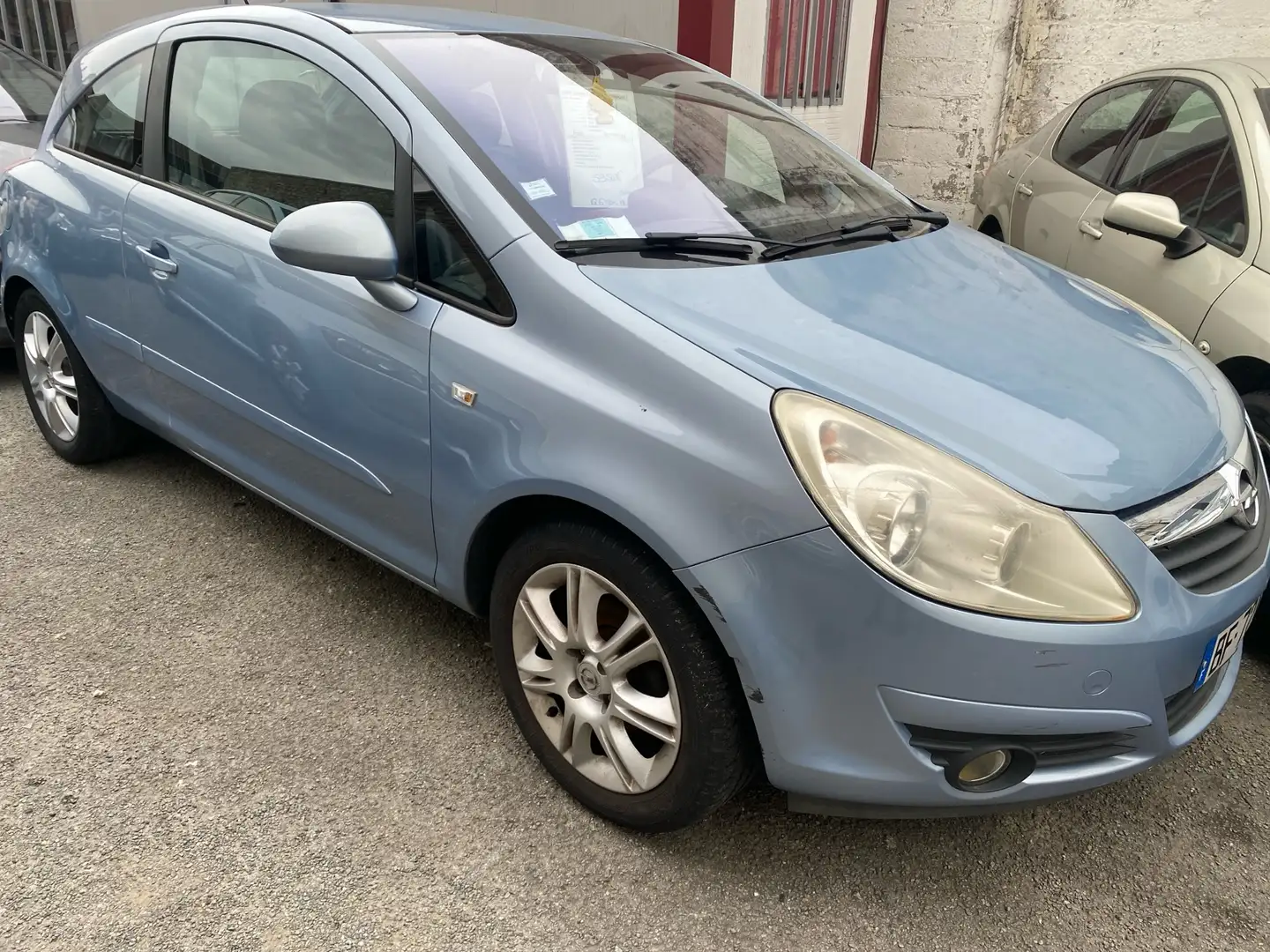 Opel Corsa 1.4 Twinport Sport Easytronic - 1