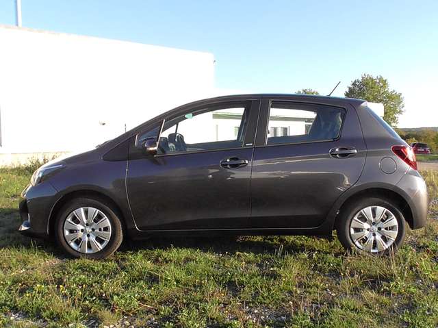 Toyota Yaris Edition-S,Sitzheizung,6-Gang,WR,Metallik,