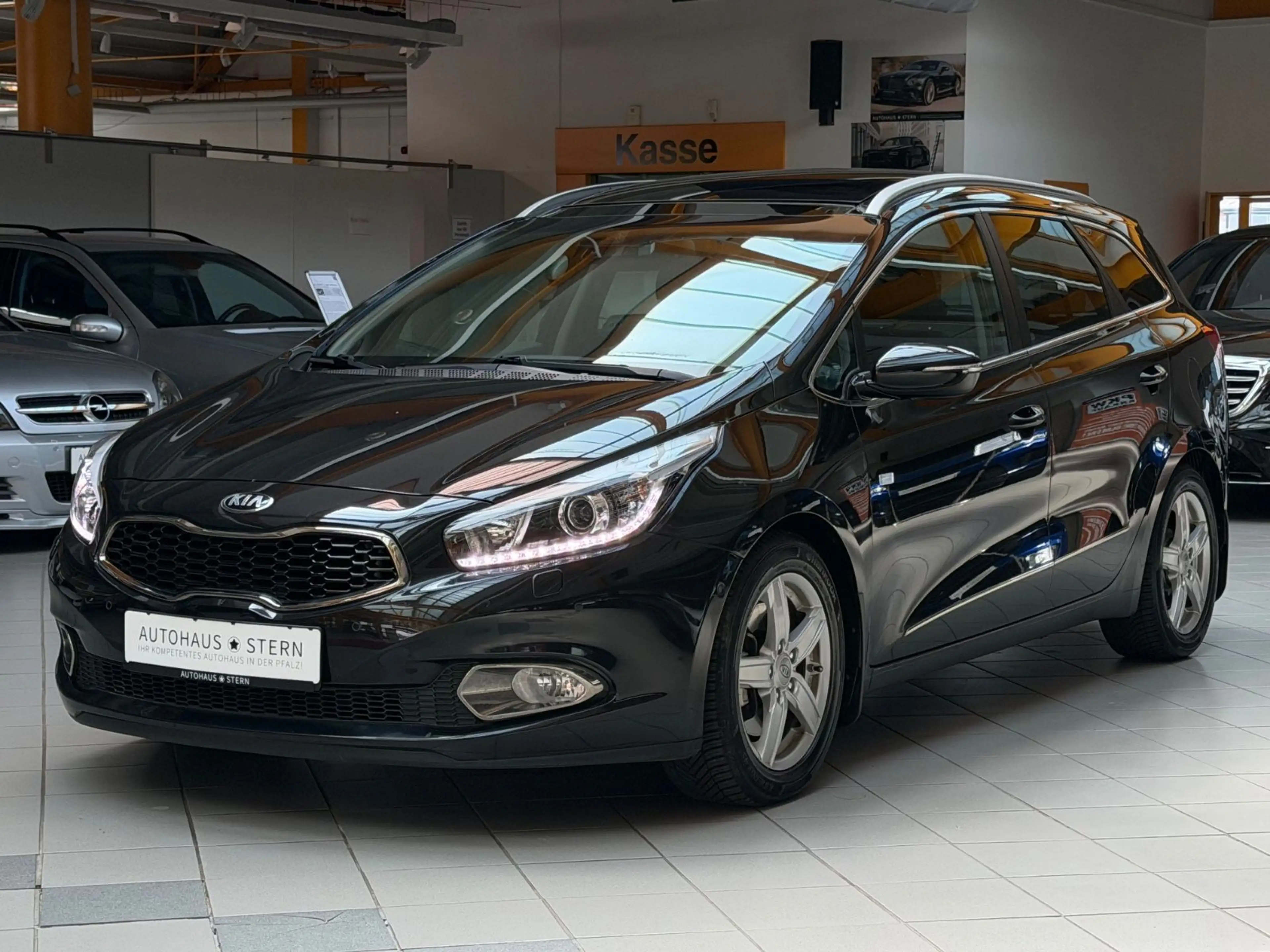 Kia Ceed SW / cee'd SW Ceed Kombi Platinum Edition|Kamera|Xenon|LHZ|AHK