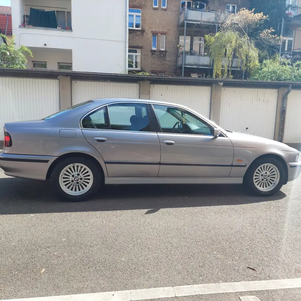 BMW 528i, foto 4