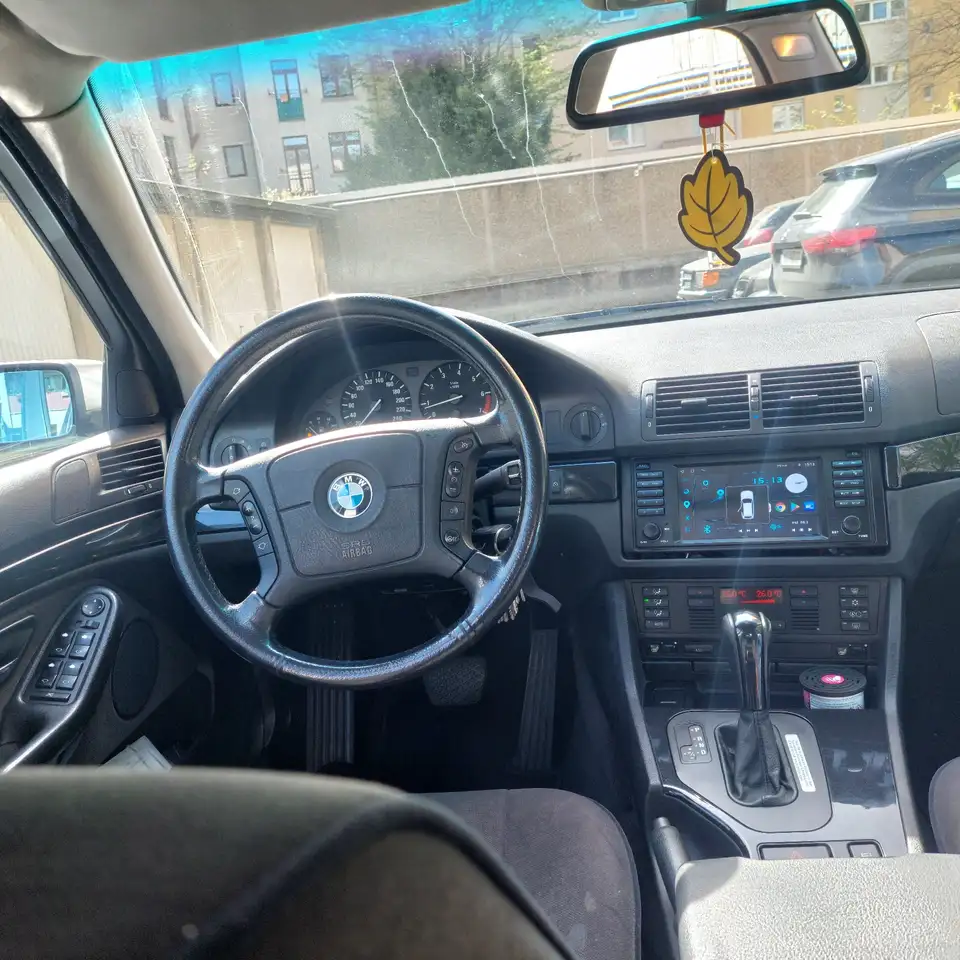 BMW 528i, foto 12