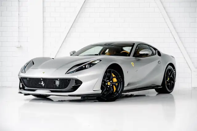 Ferrari 812 6.5 V12 Superfast l MATTE ALLUMINIO OPACO
