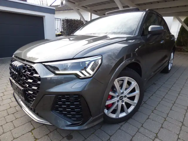 Audi RS Q3 2.5 TFSI*RS Sitze*RS-AGA*Pano*CARBON*B&O*