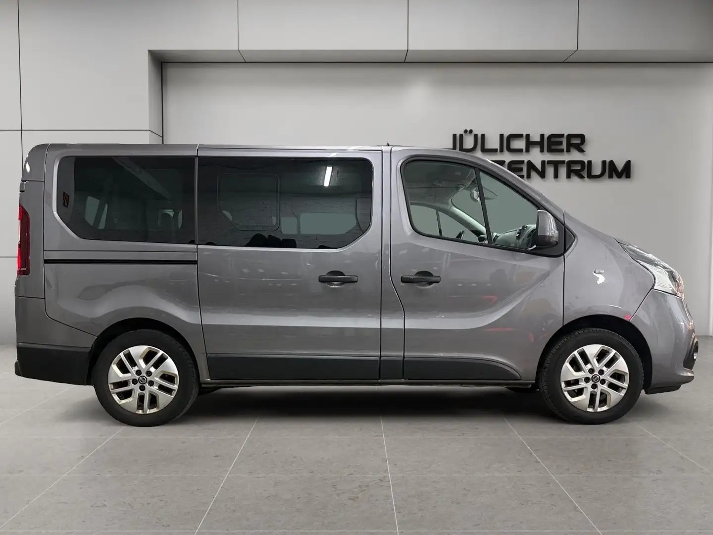 Nissan NV300 Kombi L1H1 2,7t PREMIUM, 1 J Garantie Grau - 2
