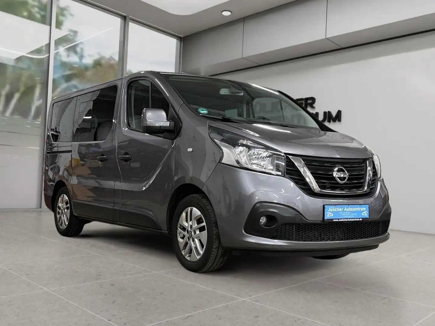 Nissan NV300 Kombi L1H1 2,7t PREMIUM, 1 J Garantie Grau - 1