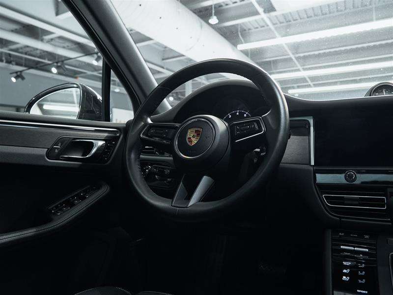 2023 Porsche Macan GTS thumb 40