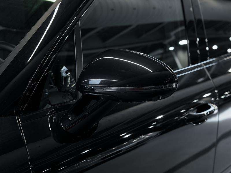2023 Porsche Macan GTS thumb 11
