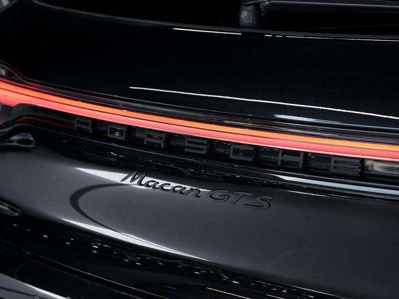 2023 Porsche Macan GTS thumb 15
